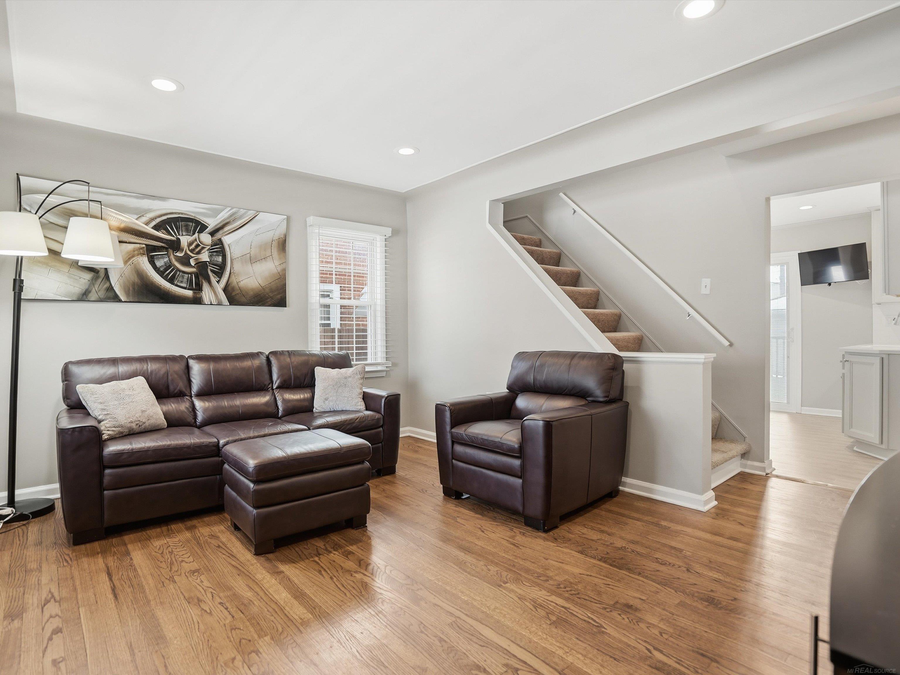 Royal Oak, MI, 48073