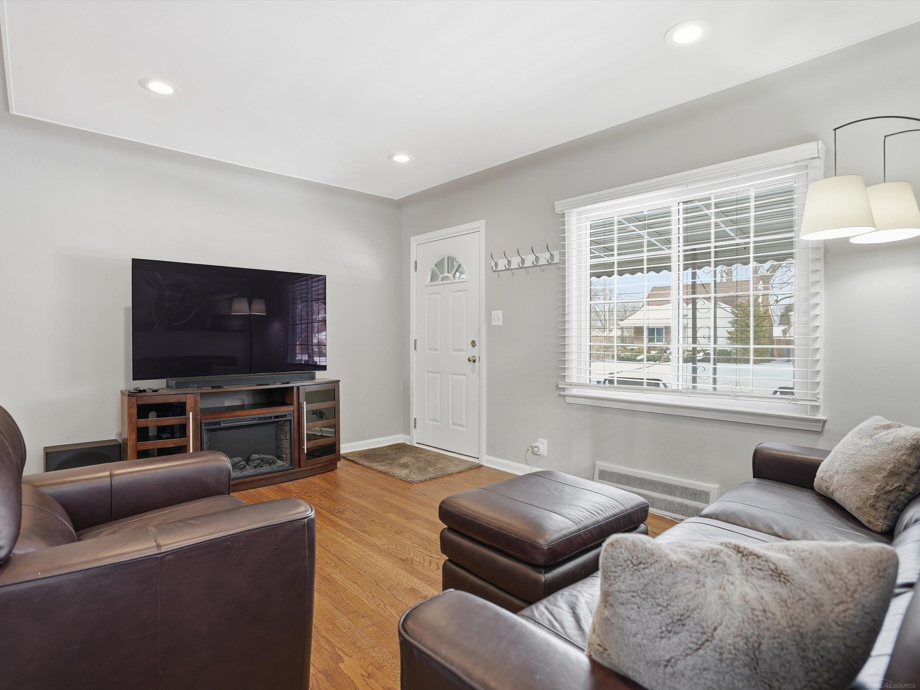 Royal Oak, MI, 48073