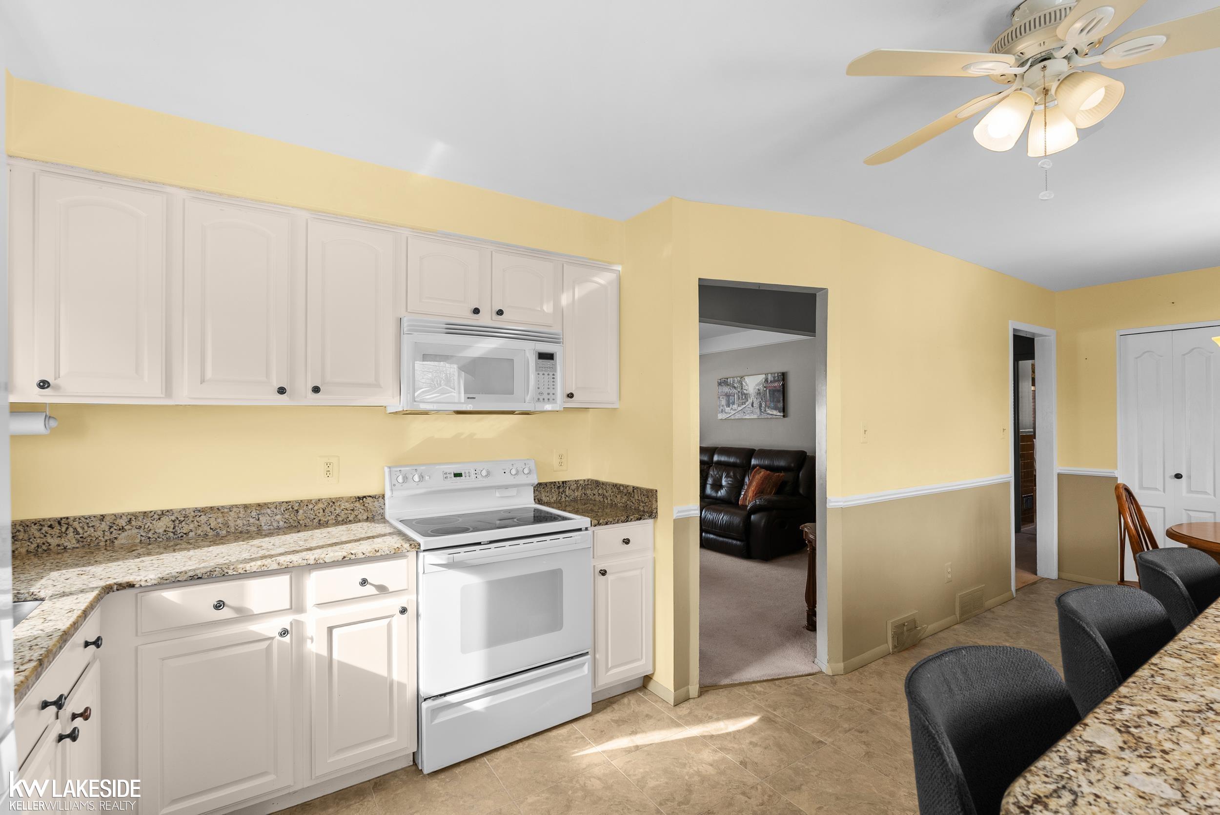 Saint Clair Shores, MI, 48082