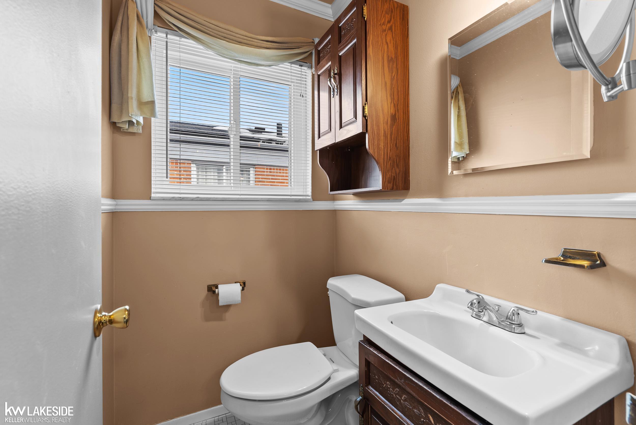 Saint Clair Shores, MI, 48082