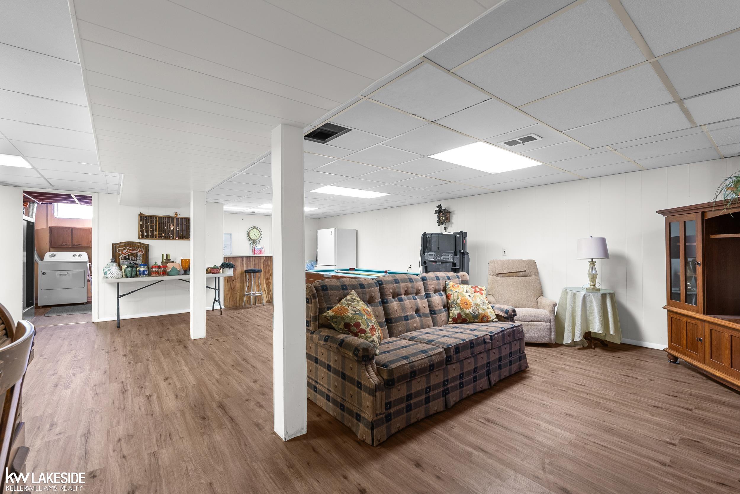 Saint Clair Shores, MI, 48082