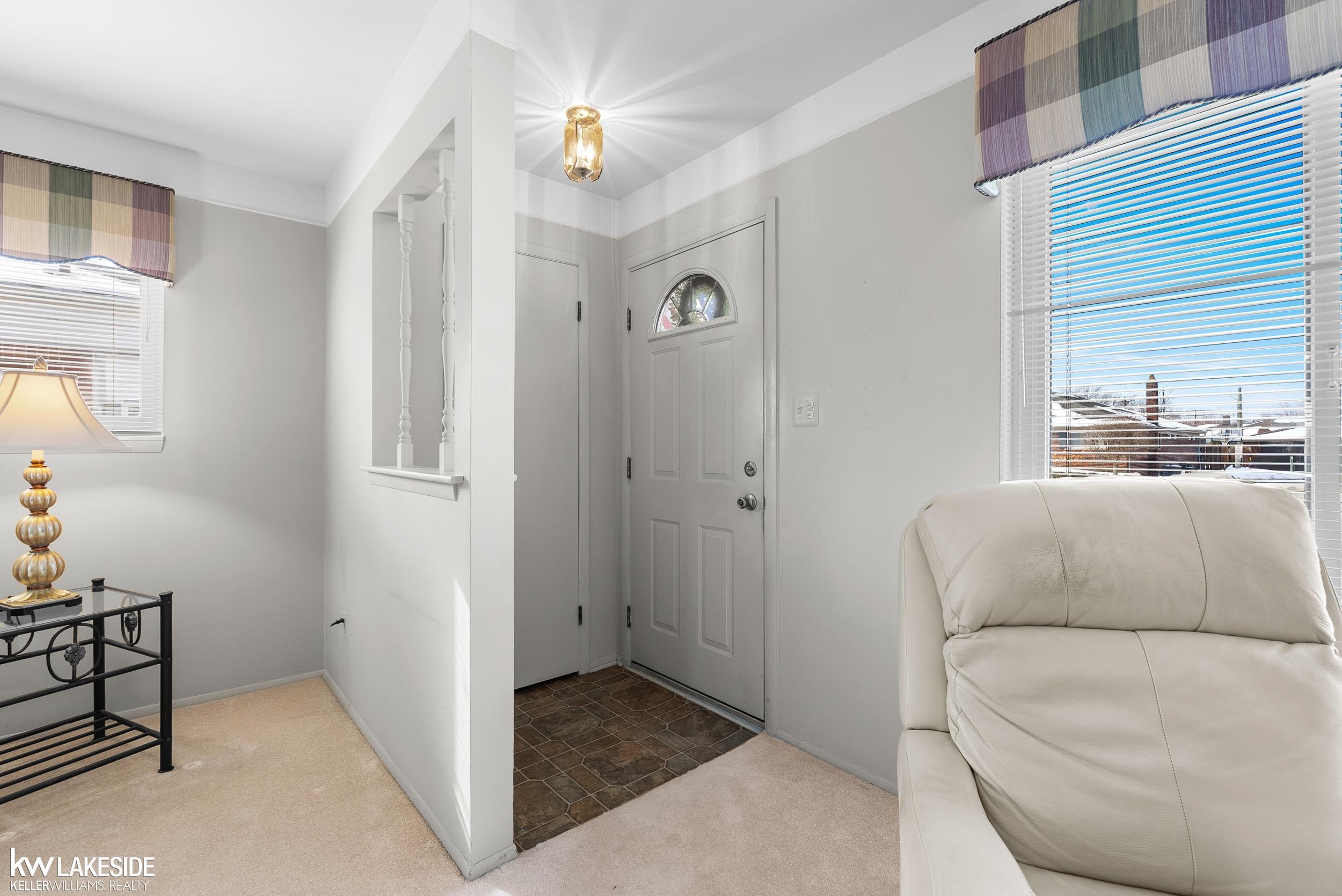 Saint Clair Shores, MI, 48082