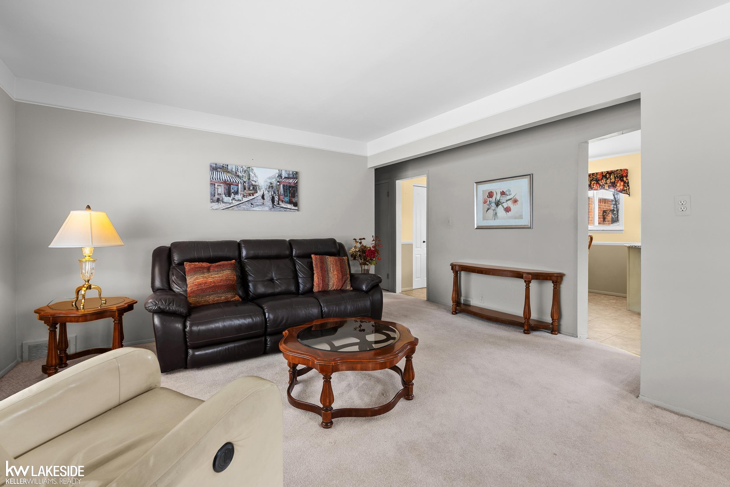 Saint Clair Shores, MI, 48082