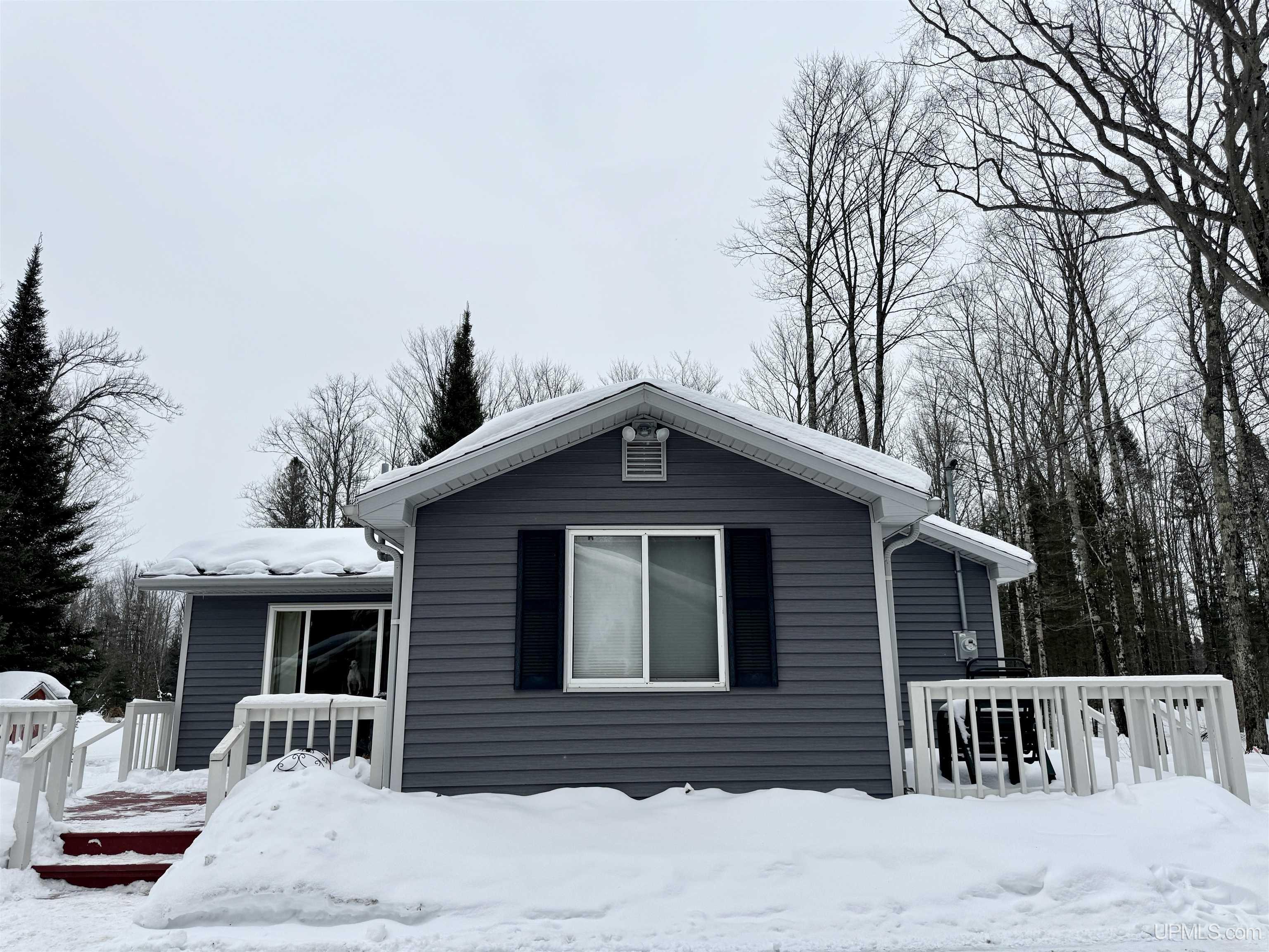 Homes for sale in Rapid River, MI | 7230 Osier 40th Rd Rd, Rapid River, MI 49878 | MLS# 50199326