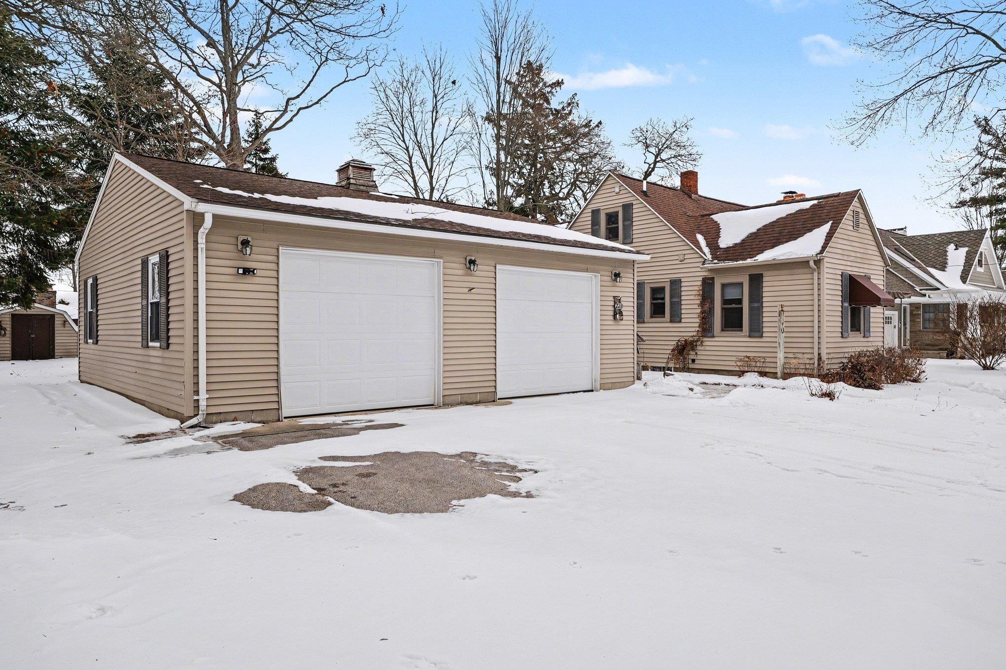 225 Lagoon Beach Drive, Bay City, MI, 48706