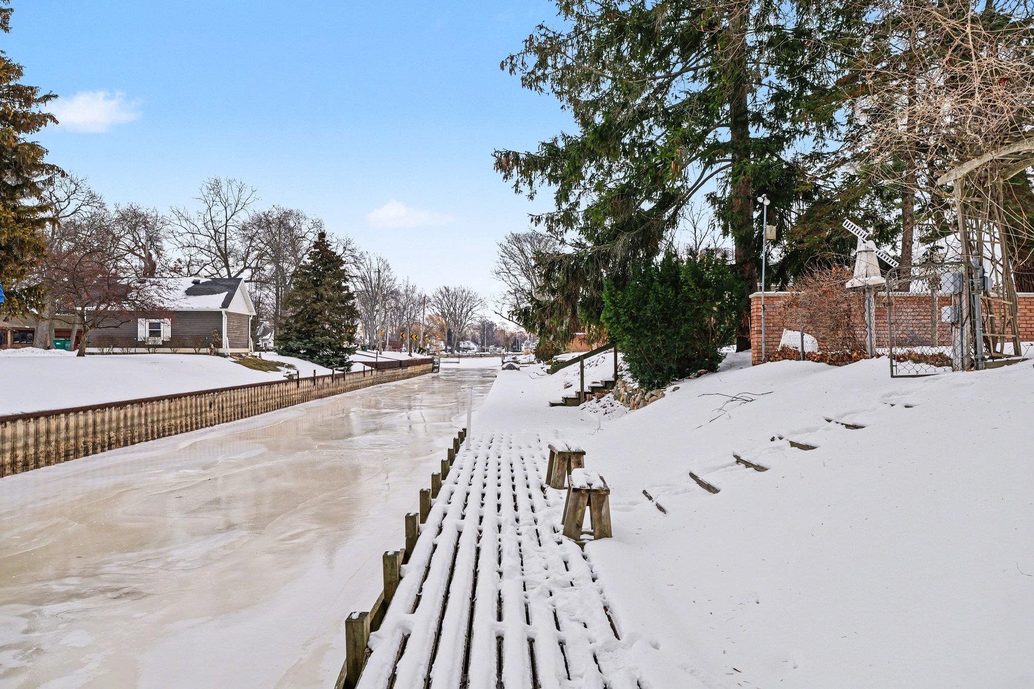 225 Lagoon Beach Drive, Bay City, MI, 48706