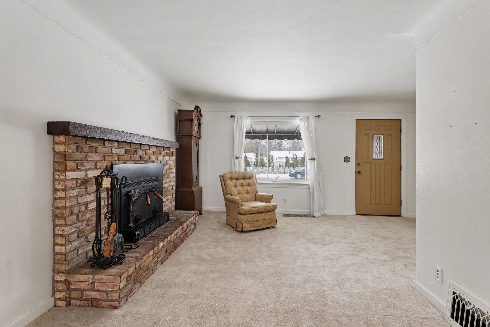 225 Lagoon Beach Drive, Bay City, MI, 48706