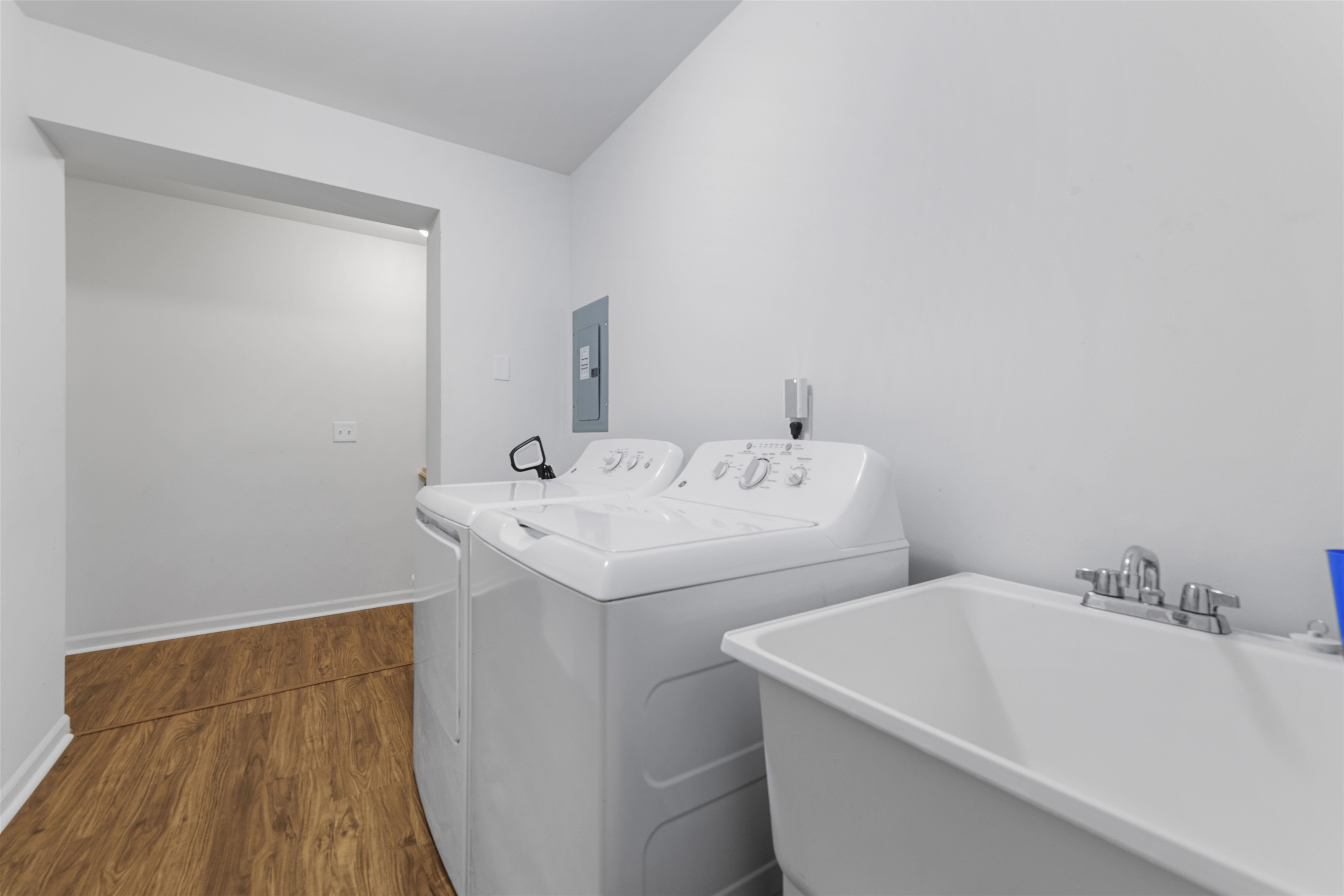 New Baltimore, MI, 48051