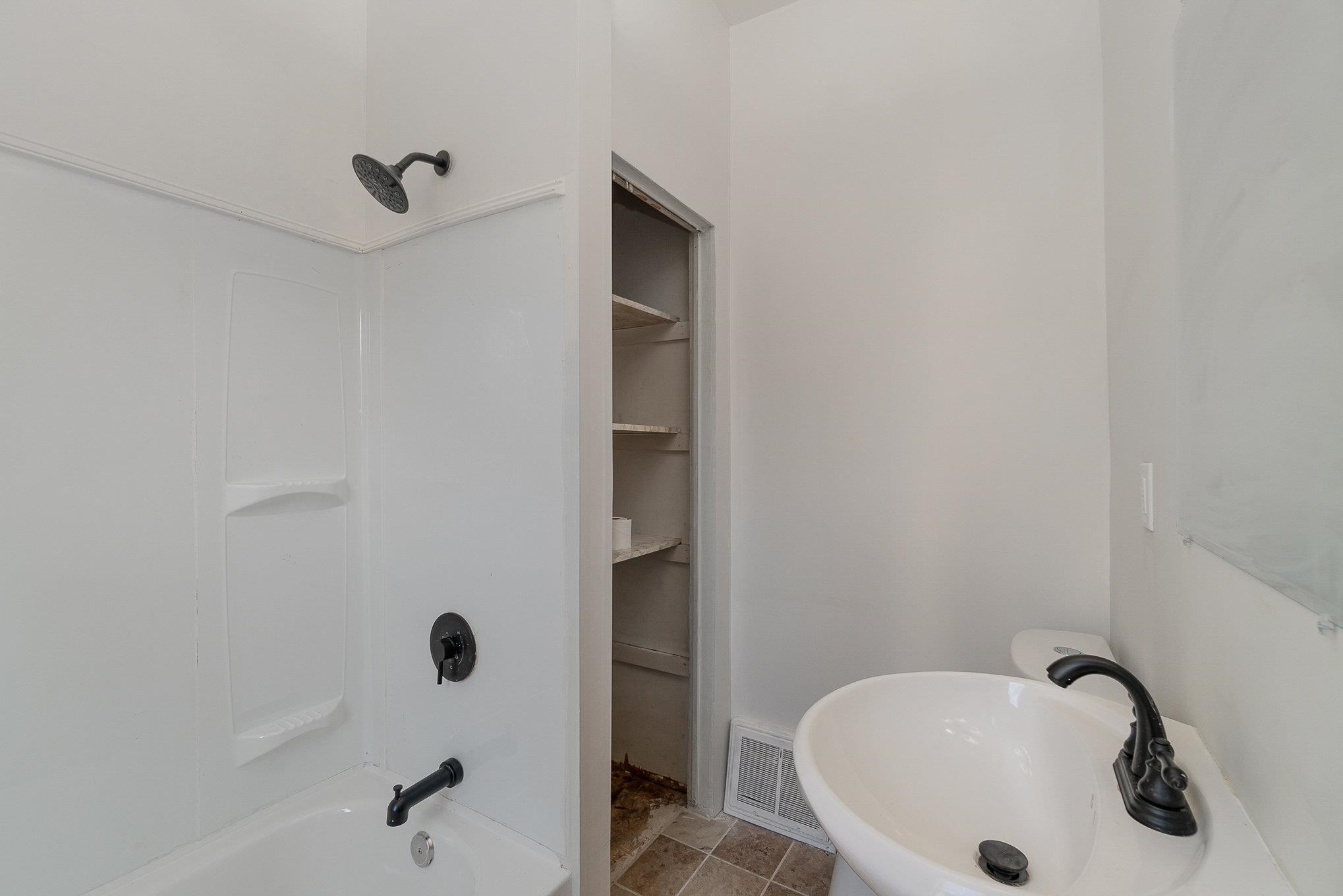 Bay City, MI, 48708-7870