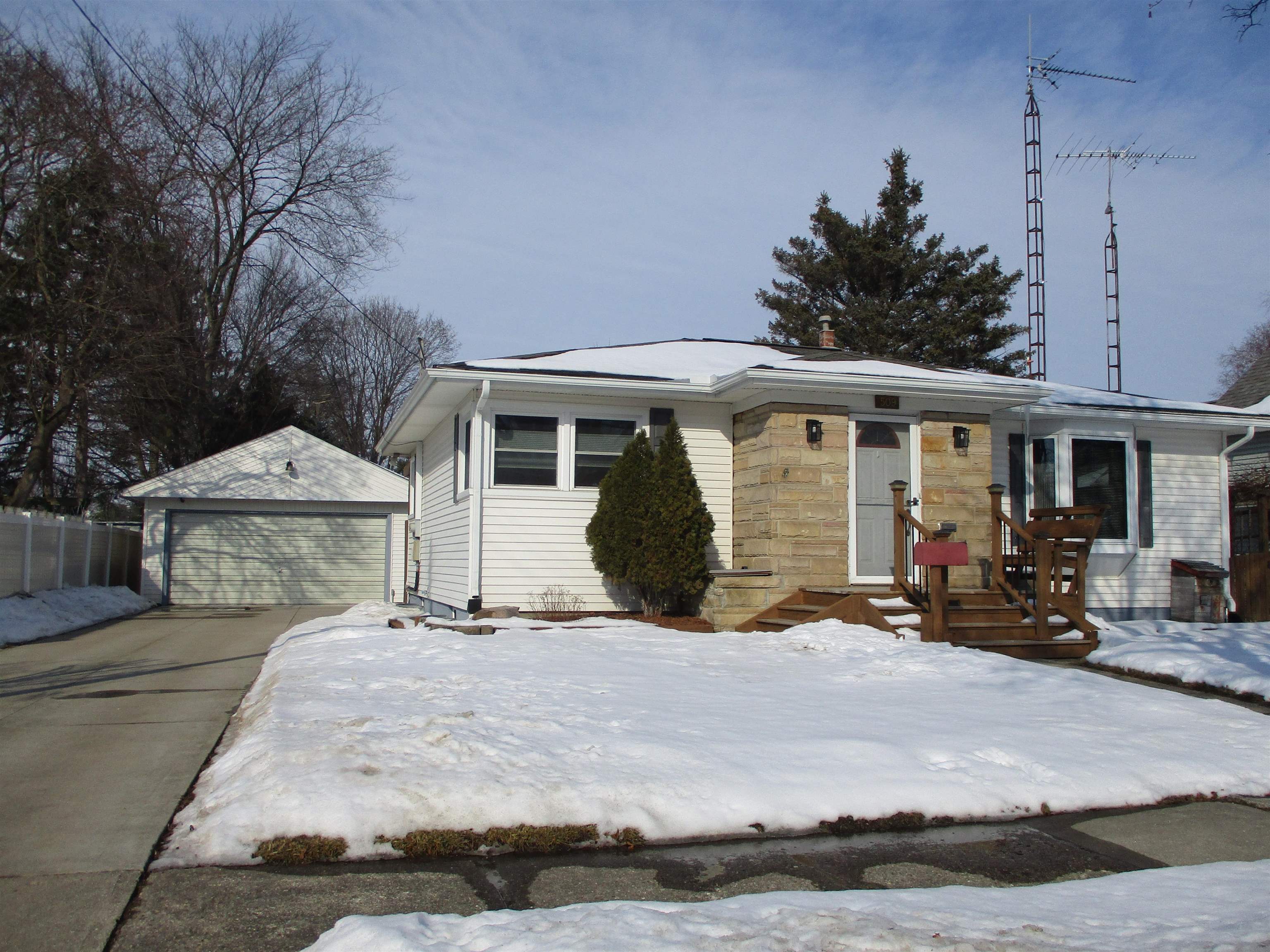 Homes for sale in Durand, MI | 509 E Genesee St St, Durand, MI 48429 | MLS# 50199398