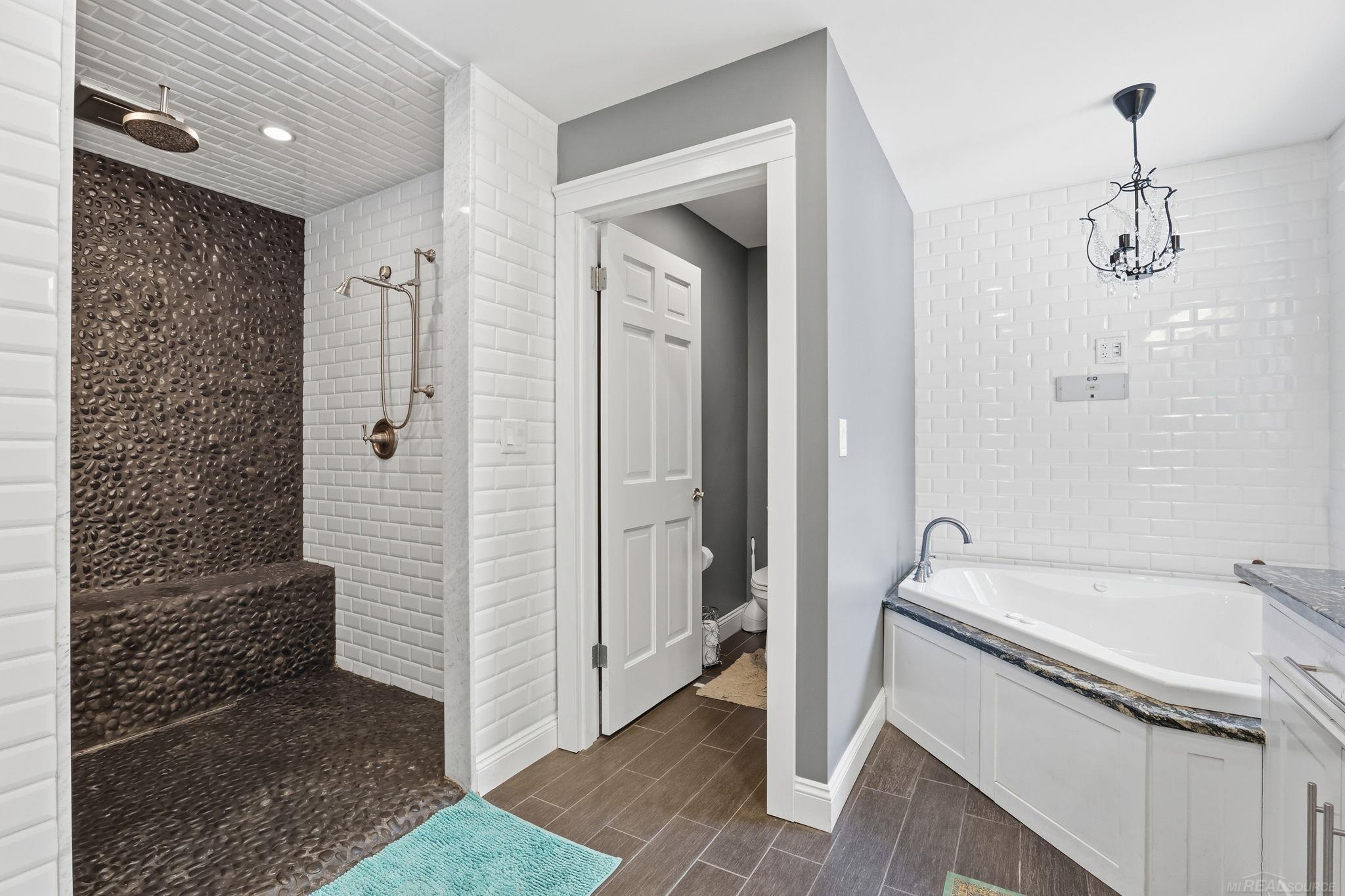 3494 Highland Drive, Bay City, MI, 48706