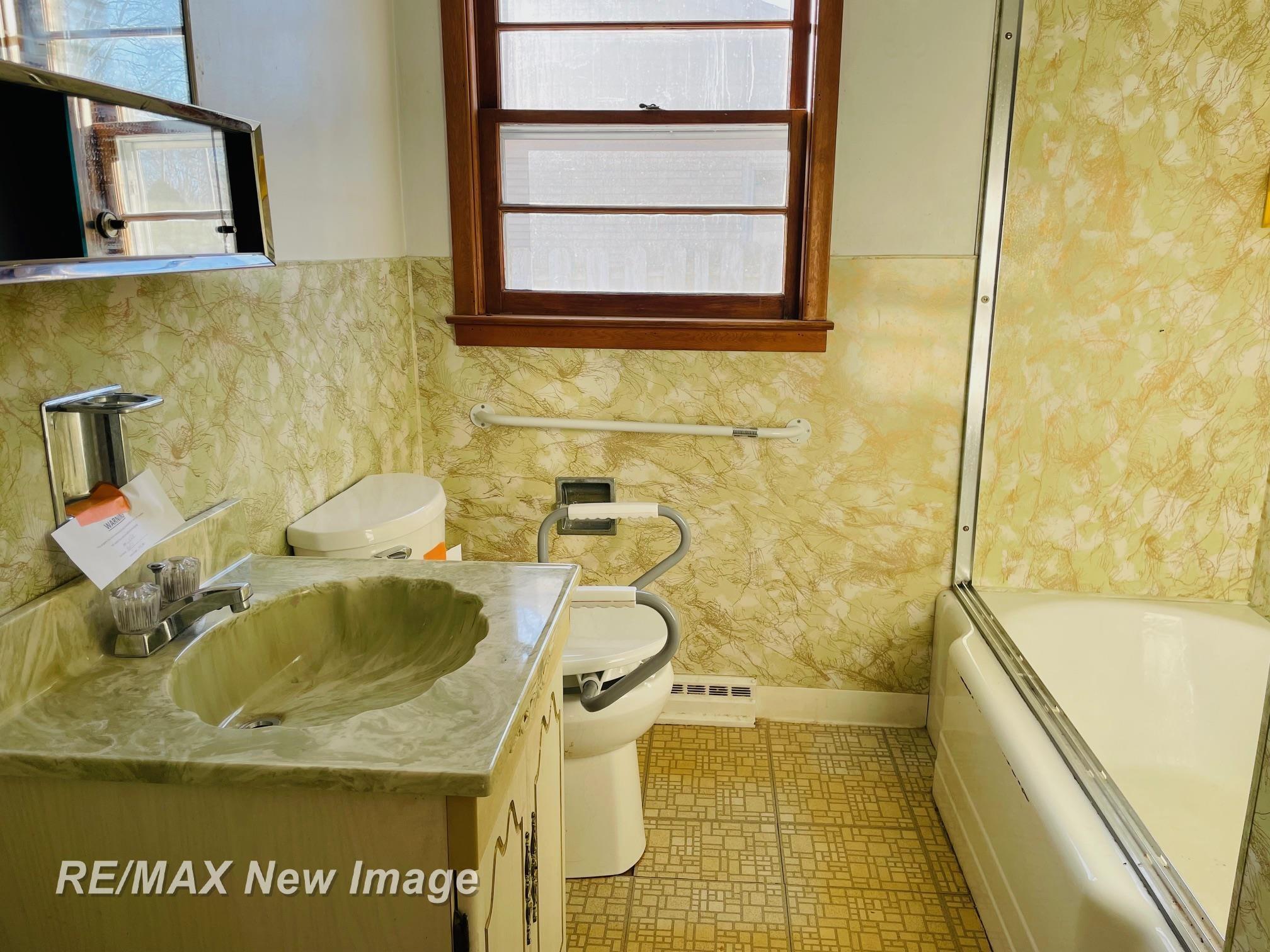 115 N Jefferson Street, Saginaw, MI, 48604