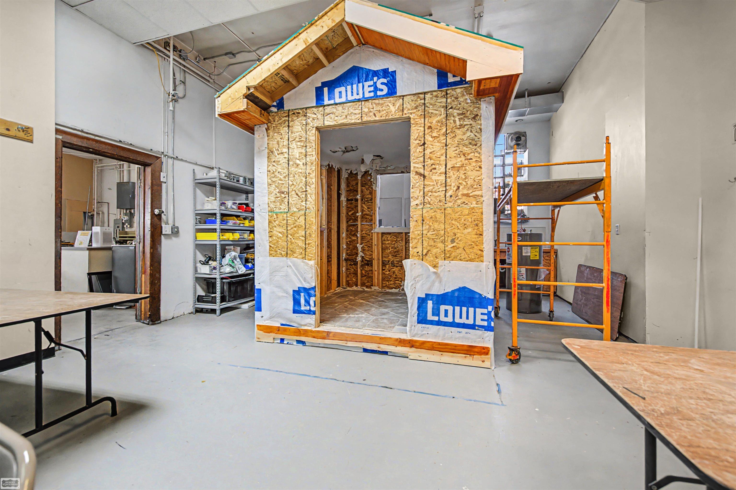 14701 Harper Avenue, Detroit, MI, 48224