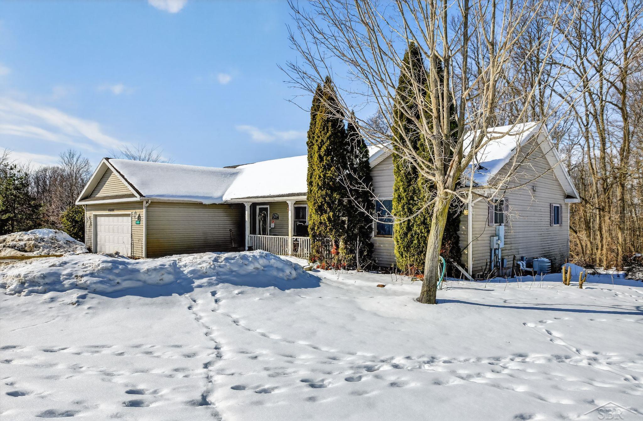 46664 County Road 374 Highway, Paw Paw, MI, 49079