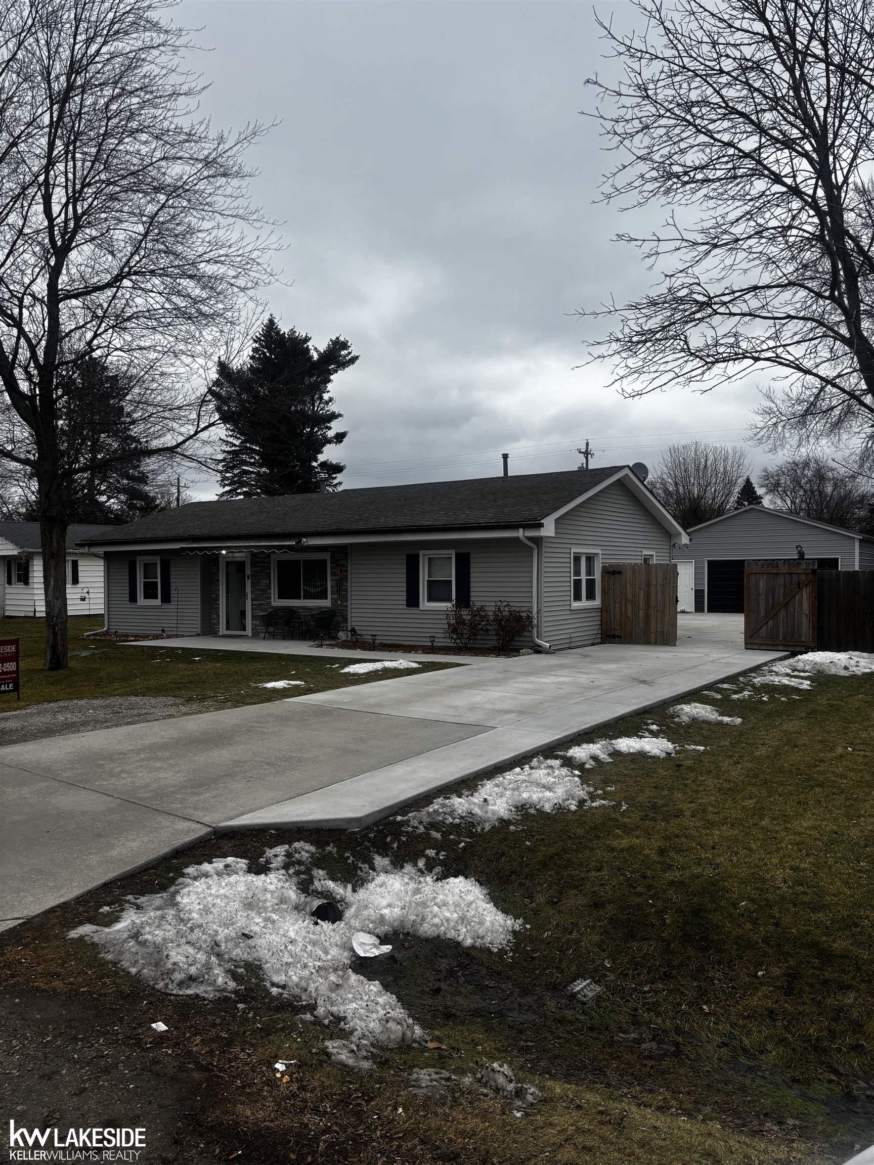 Marysville, MI, 48040