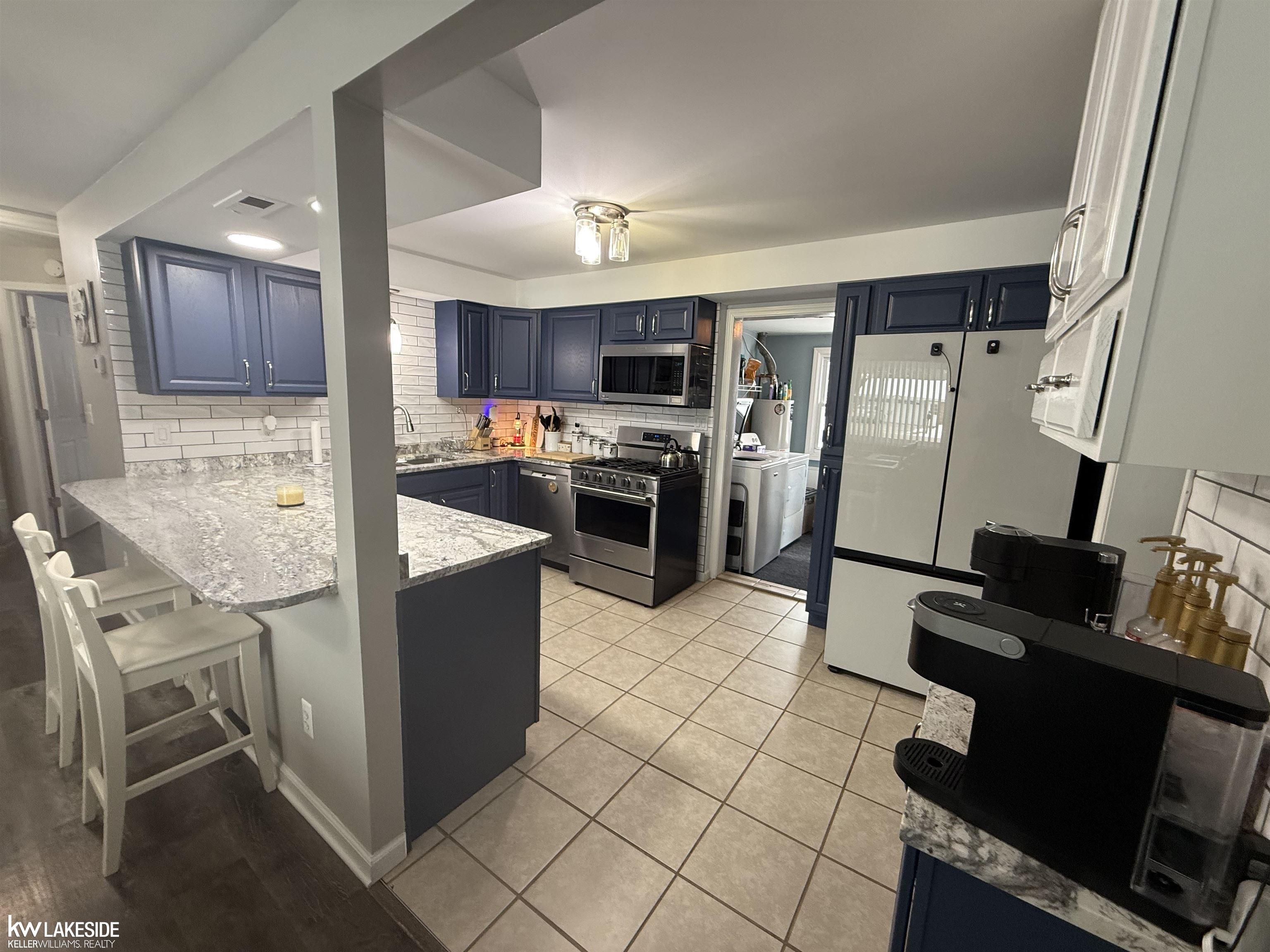 Marysville, MI, 48040