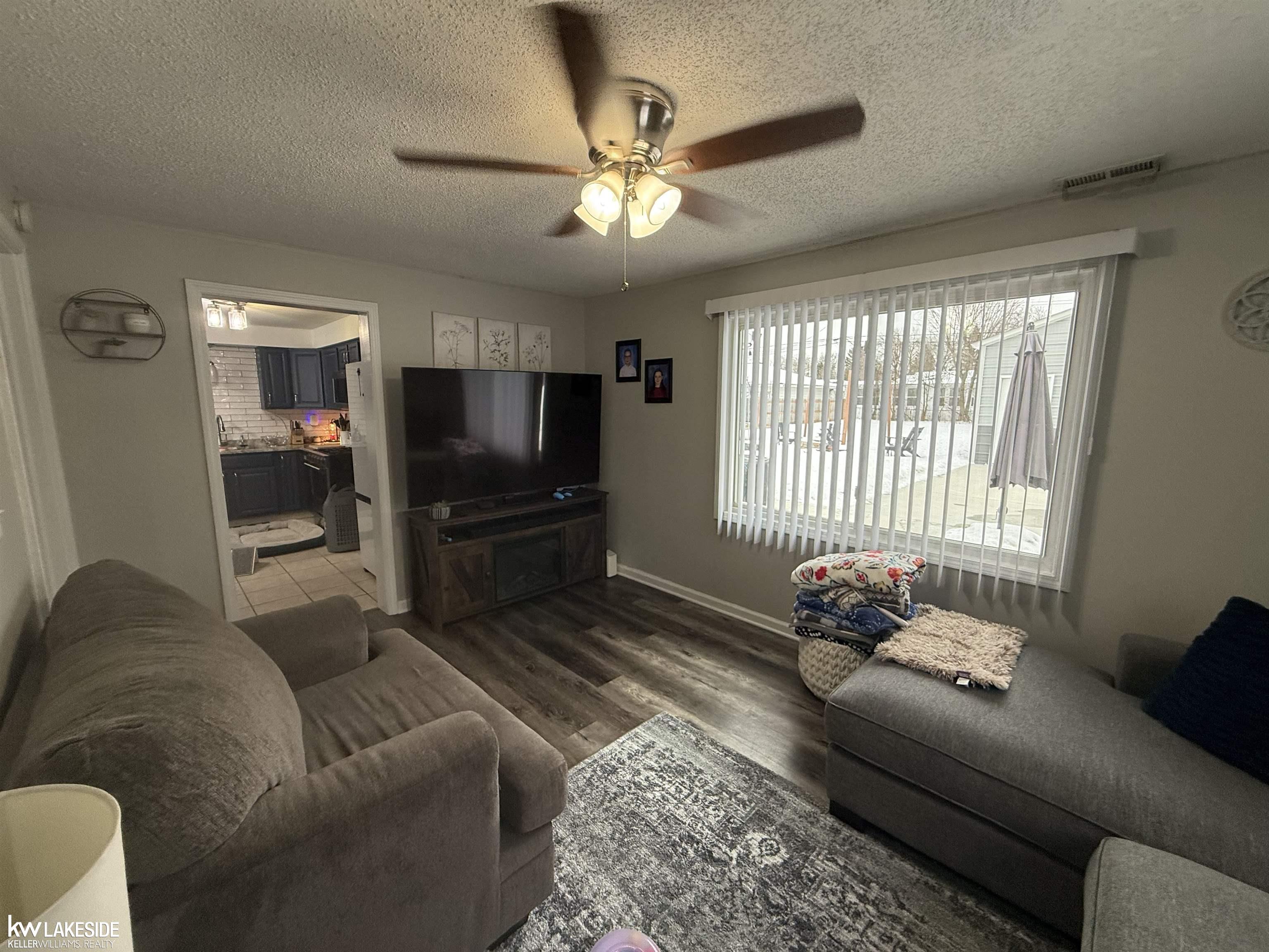 Marysville, MI, 48040