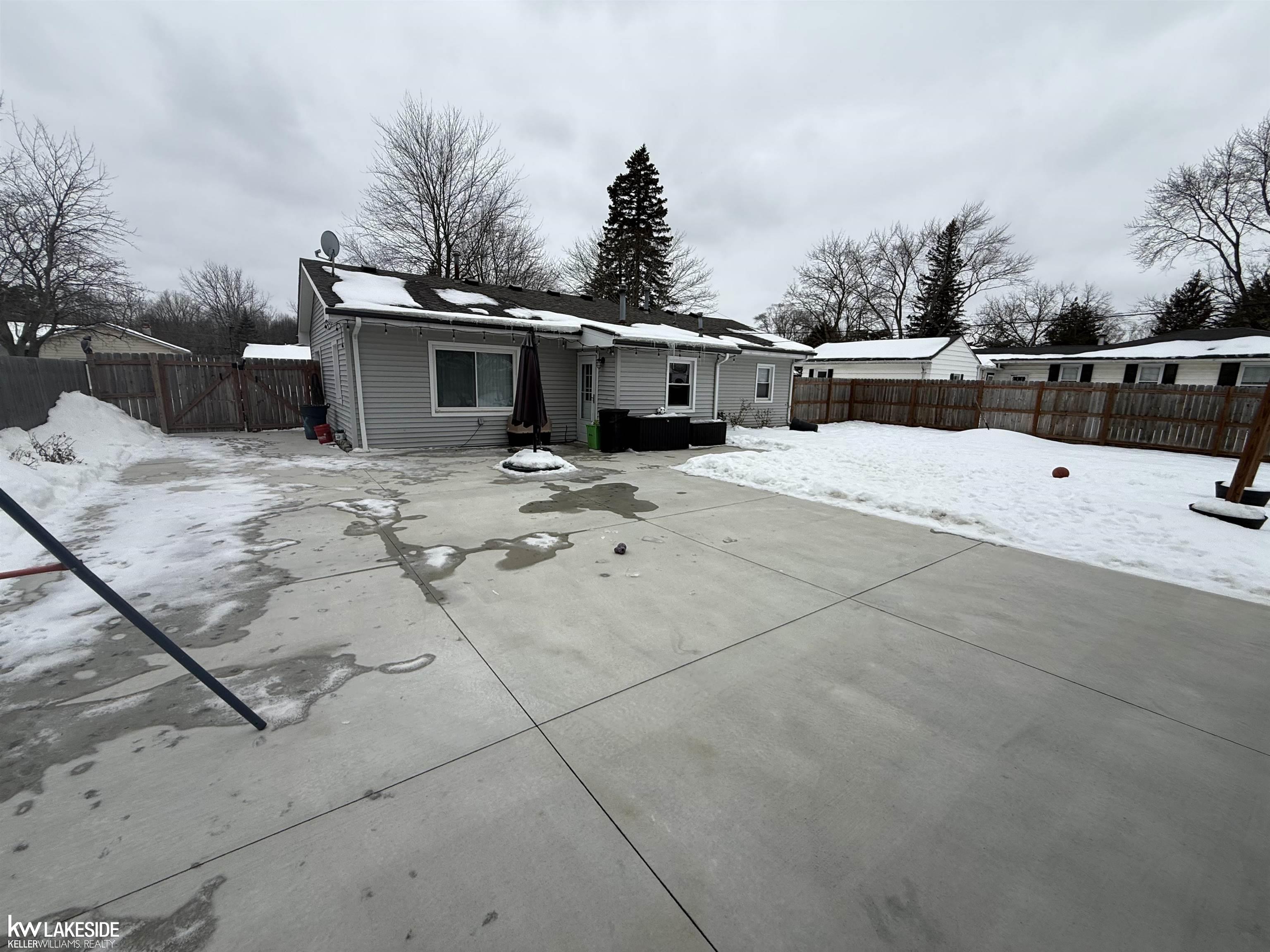 Marysville, MI, 48040