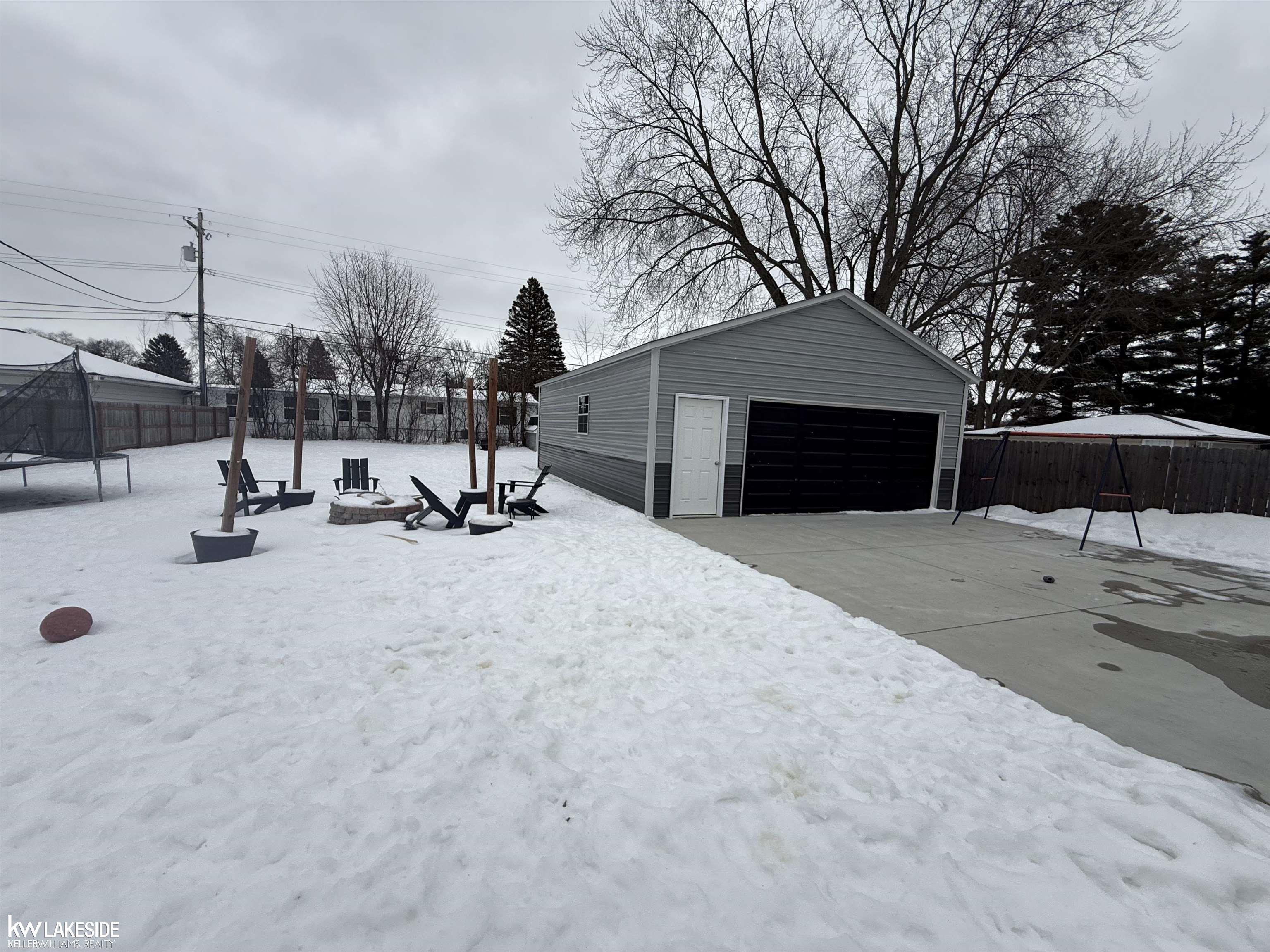 Marysville, MI, 48040