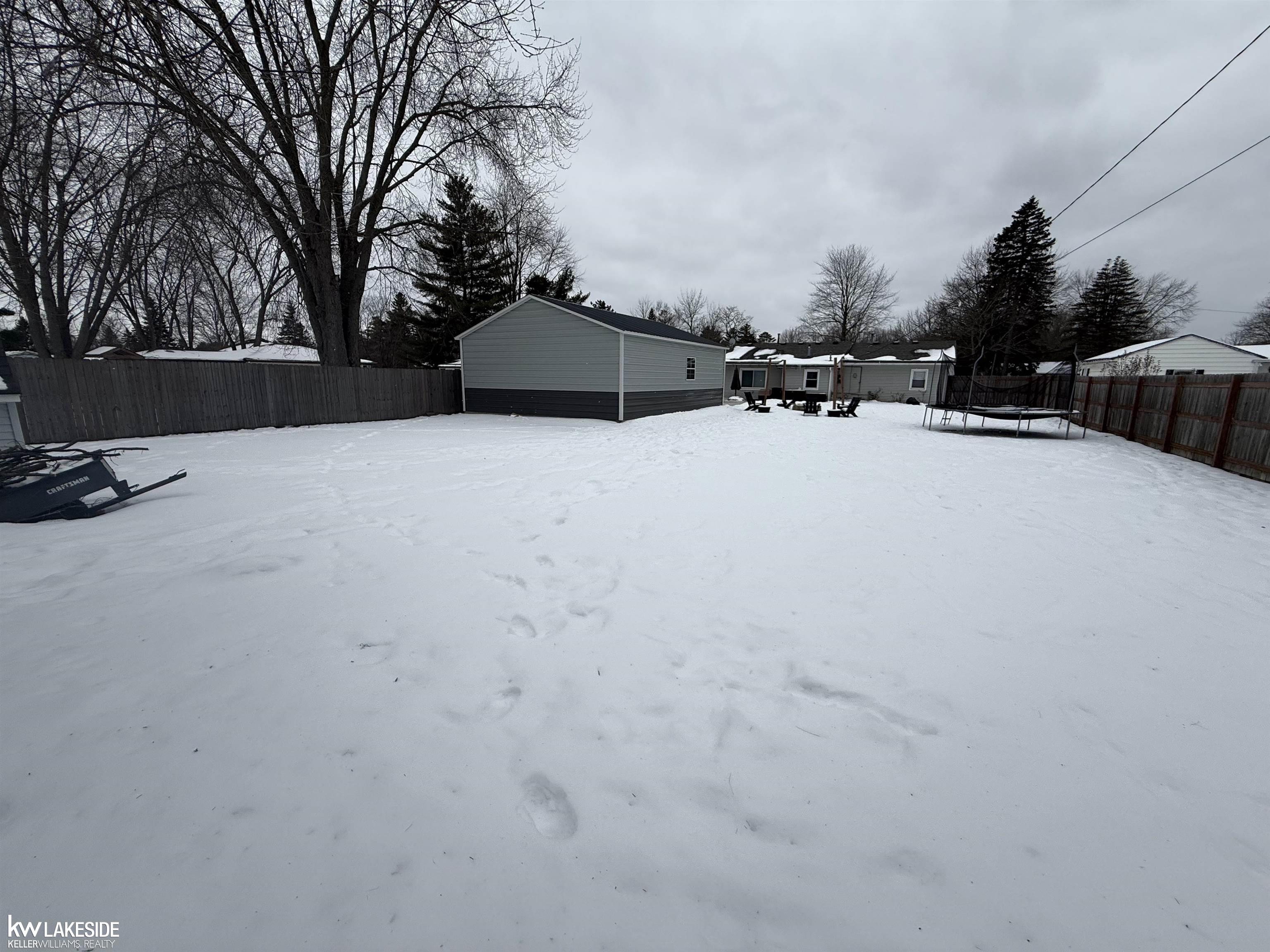 Marysville, MI, 48040