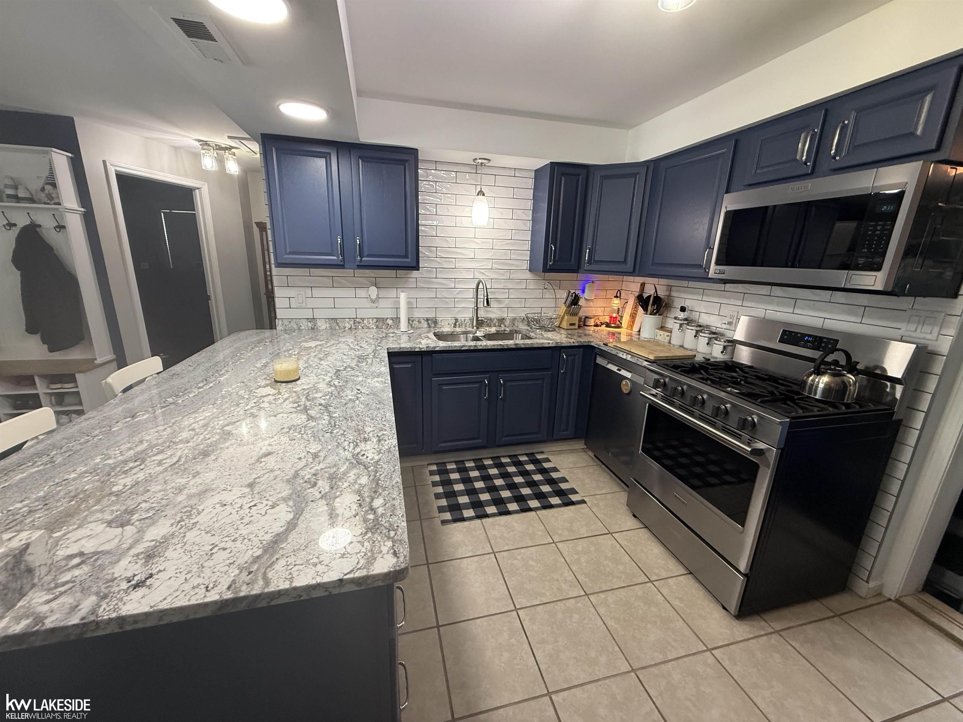 Marysville, MI, 48040