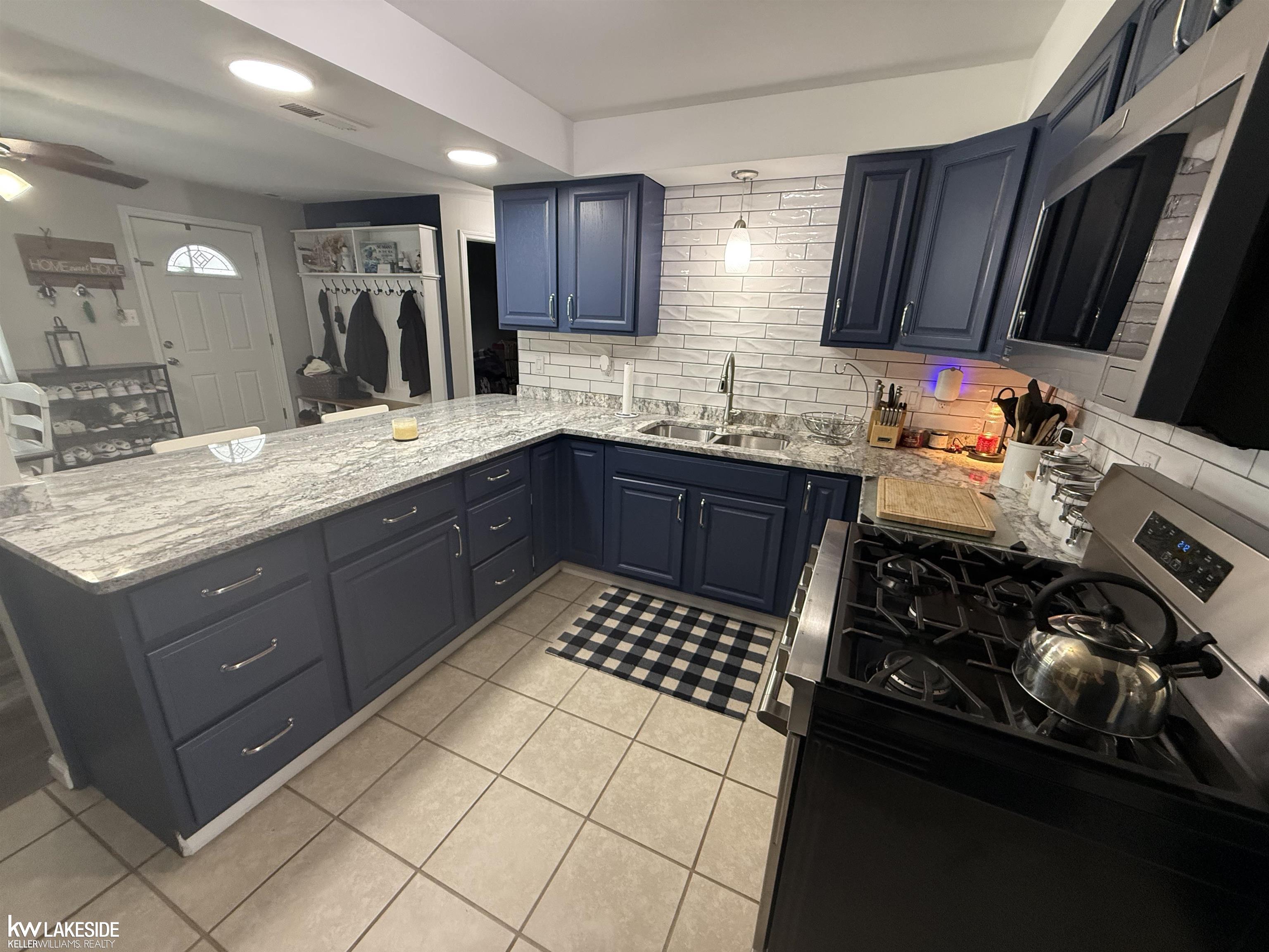 Marysville, MI, 48040