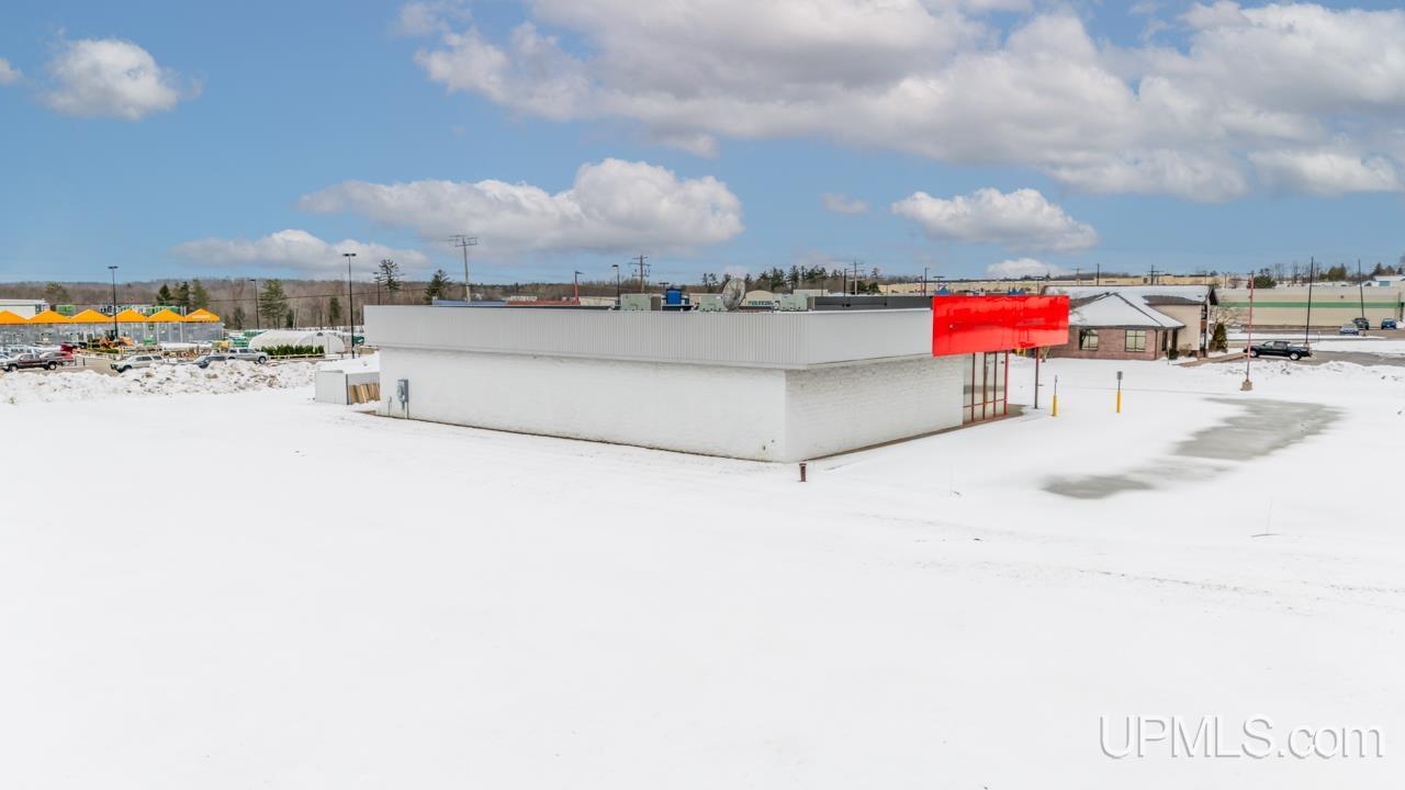 W8145 Us2 Highway, Iron Mountain, MI, 49801
