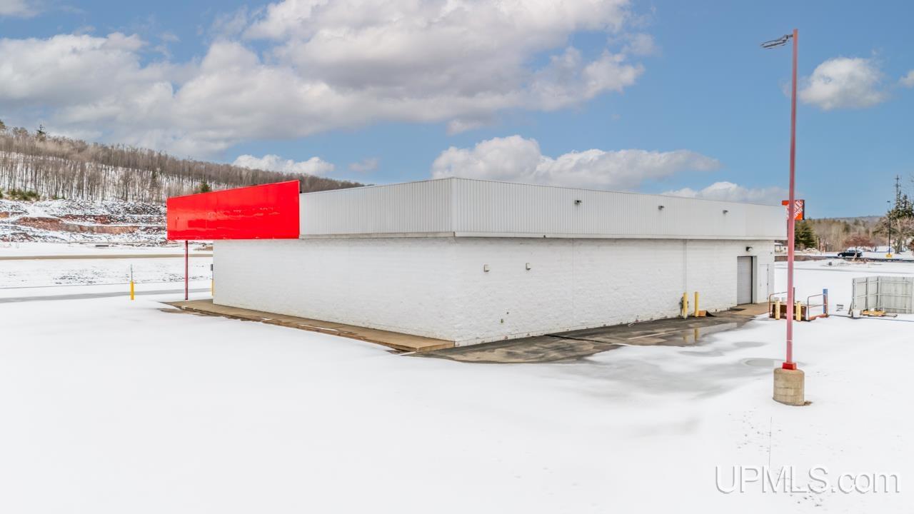 W8145 Us2 Highway, Iron Mountain, MI, 49801