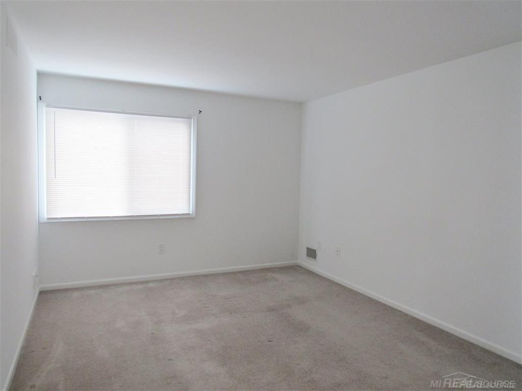 507 Country Club Drive, Saint Clair Shores, MI, 48082