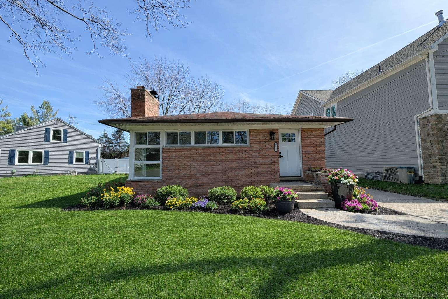 2051 Avondale Street, Sylvan Lake, MI, 48320