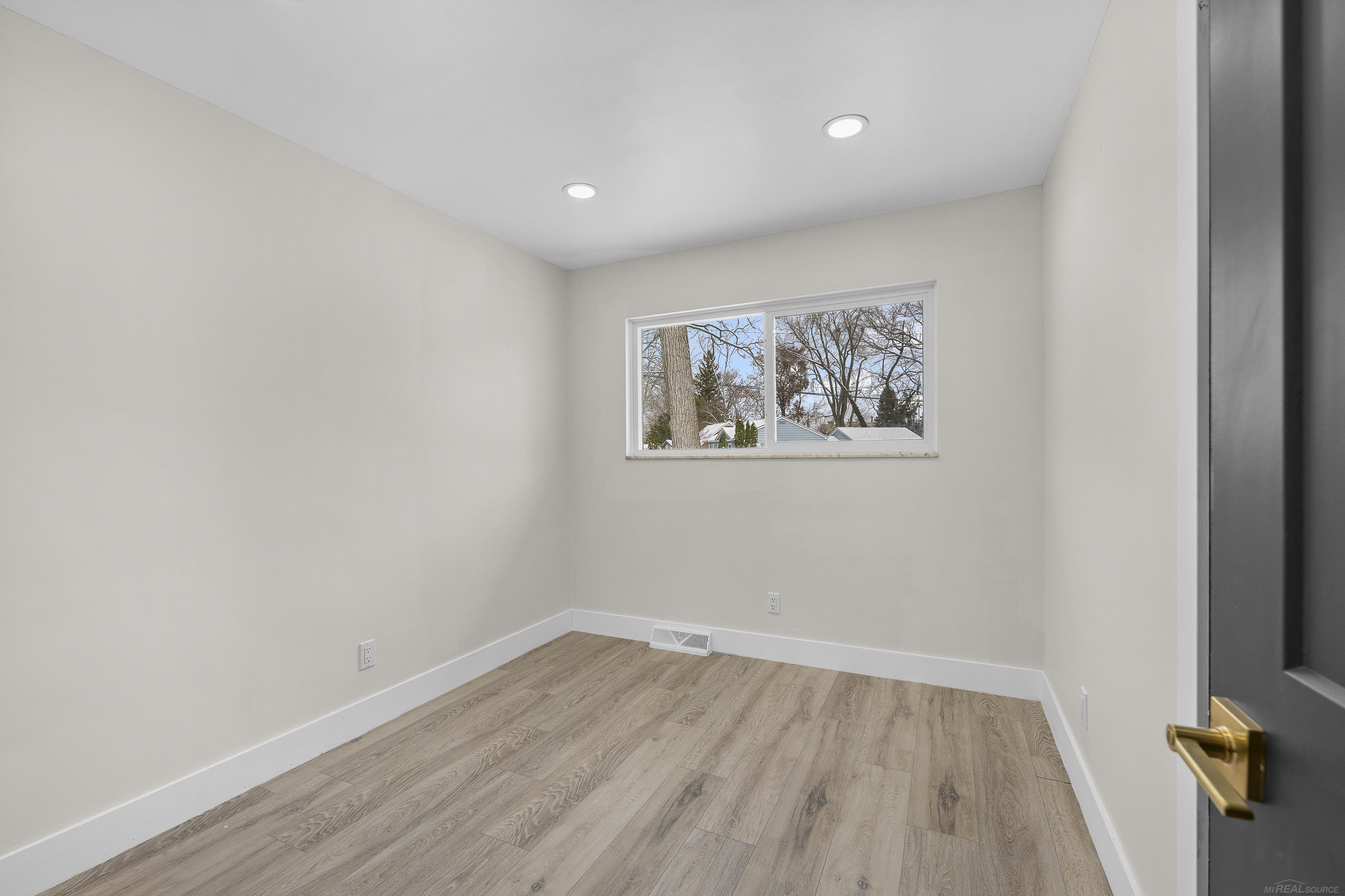 2051 Avondale Street, Sylvan Lake, MI, 48320