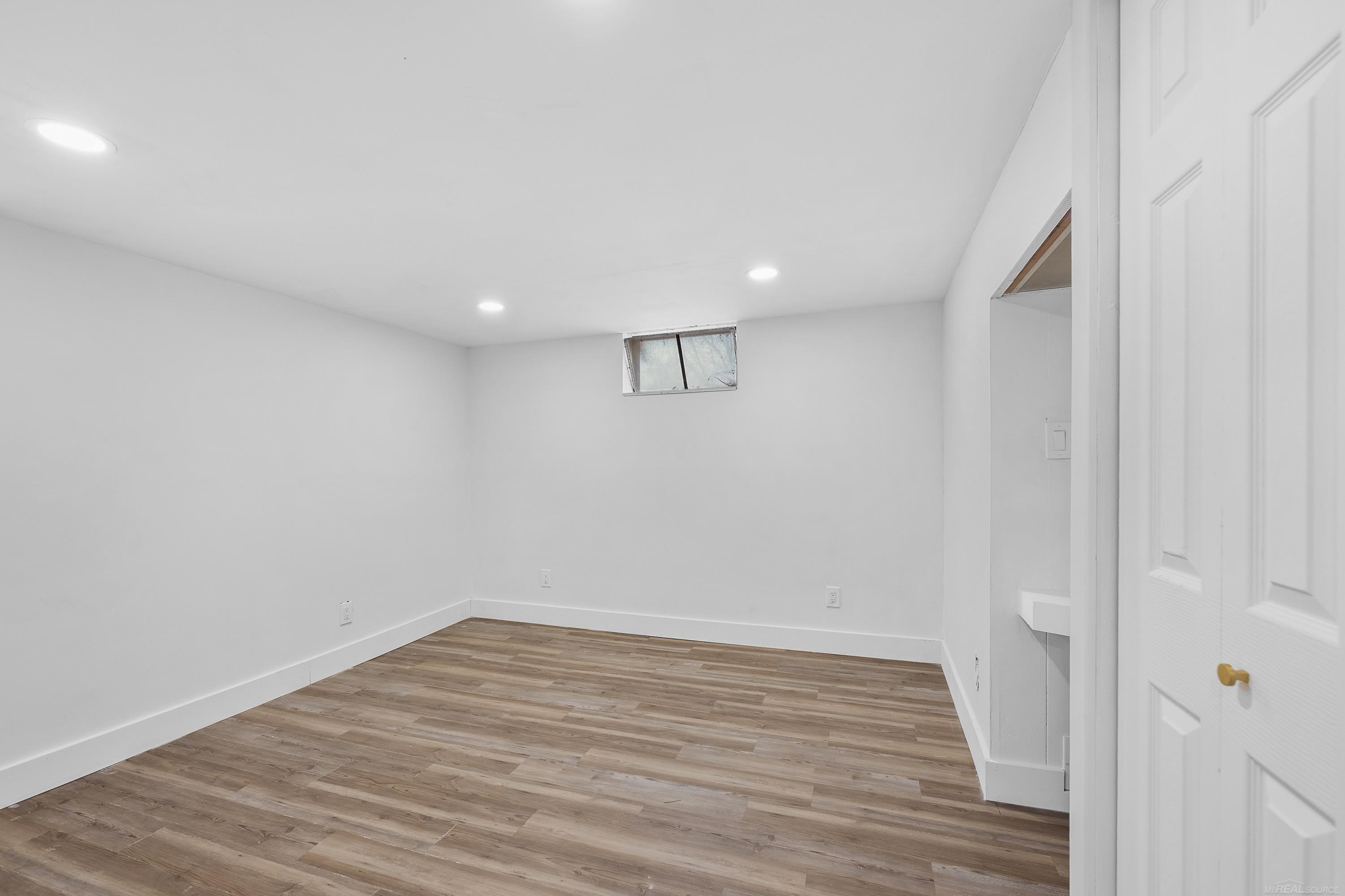 2051 Avondale Street, Sylvan Lake, MI, 48320