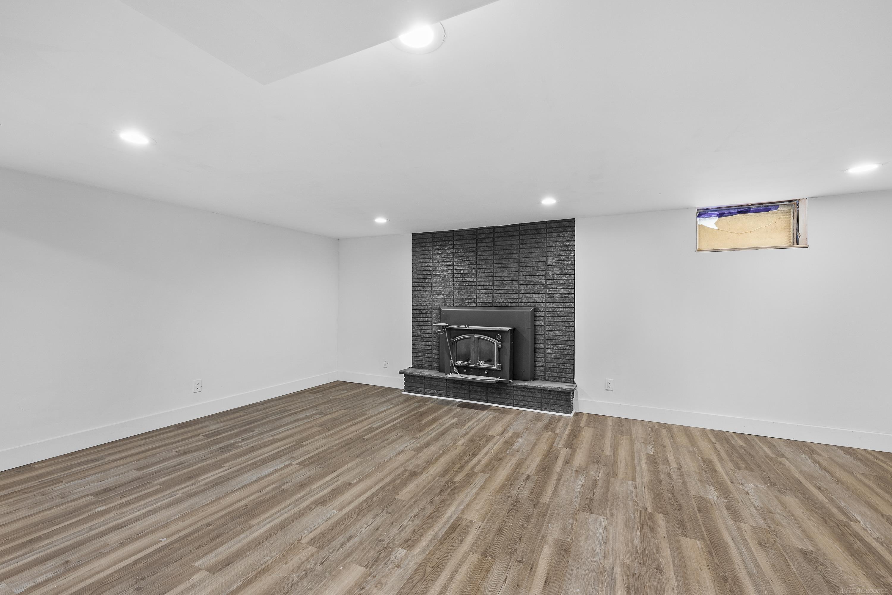 2051 Avondale Street, Sylvan Lake, MI, 48320