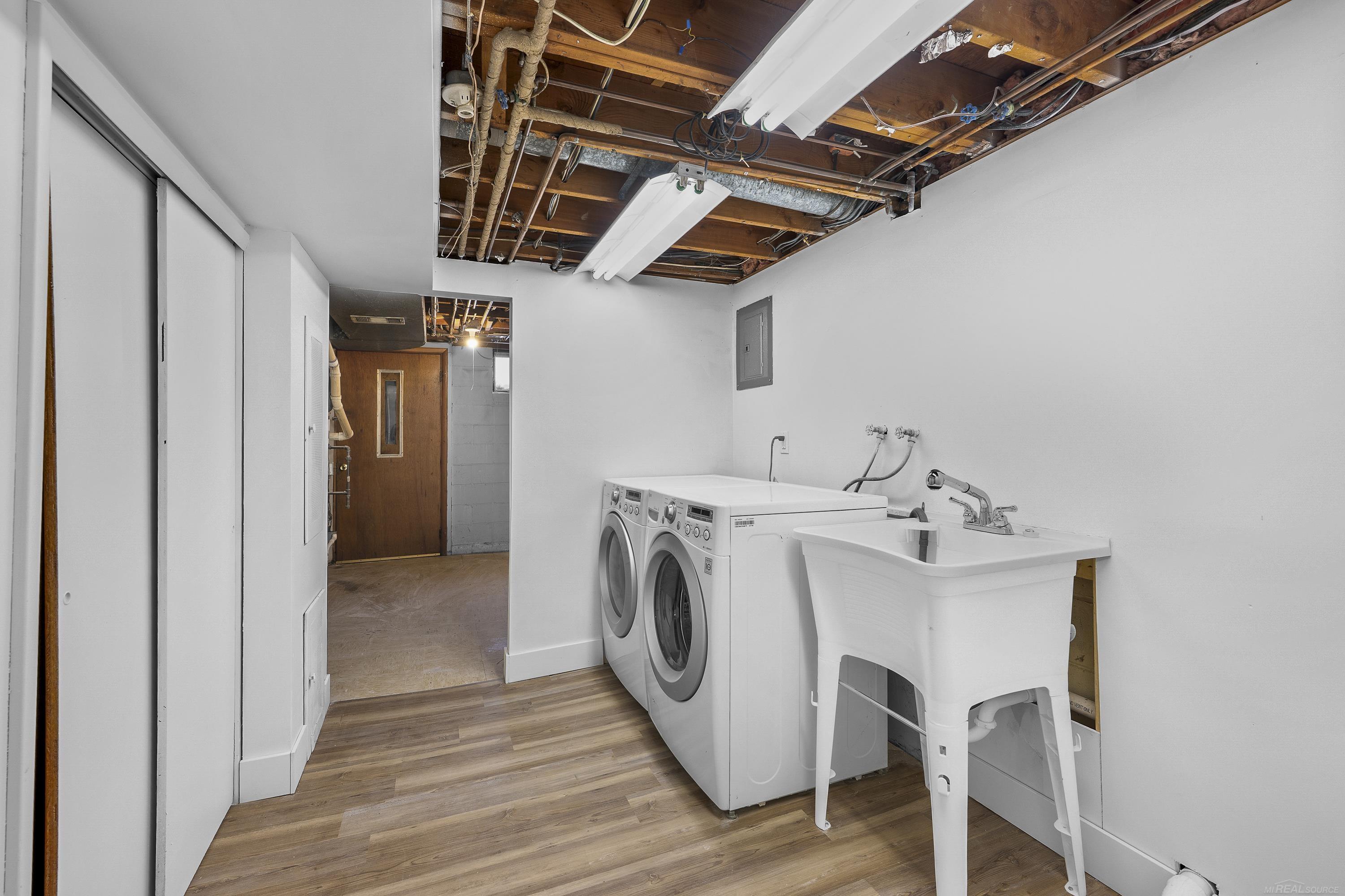 2051 Avondale Street, Sylvan Lake, MI, 48320