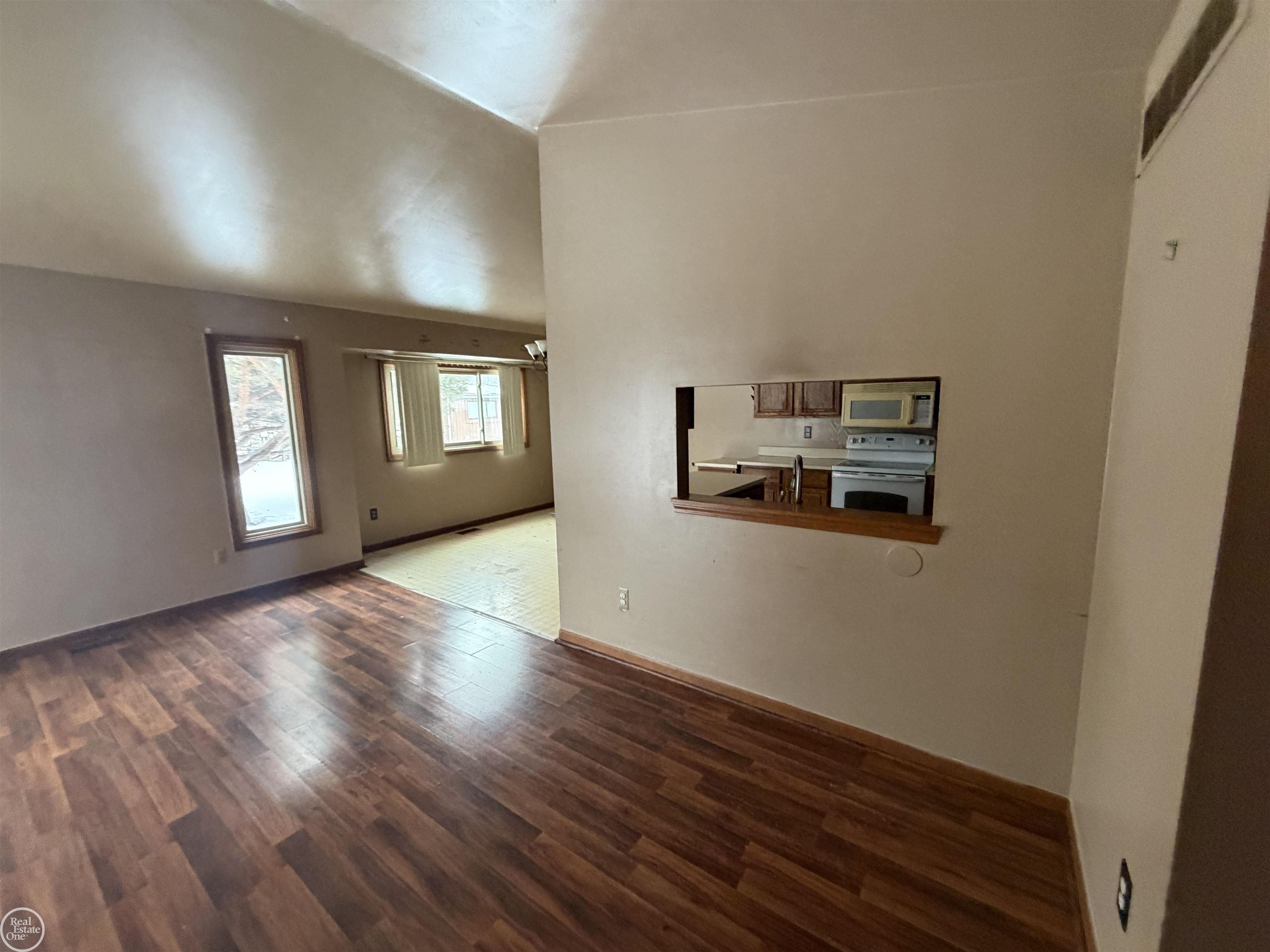 Clinton Township, MI, 48038