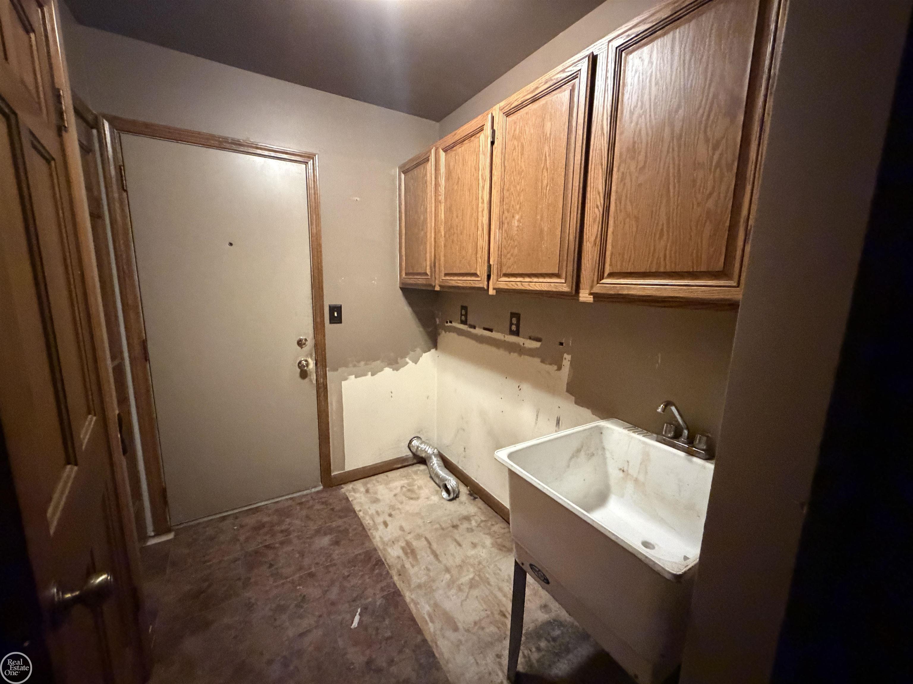 Clinton Township, MI, 48038