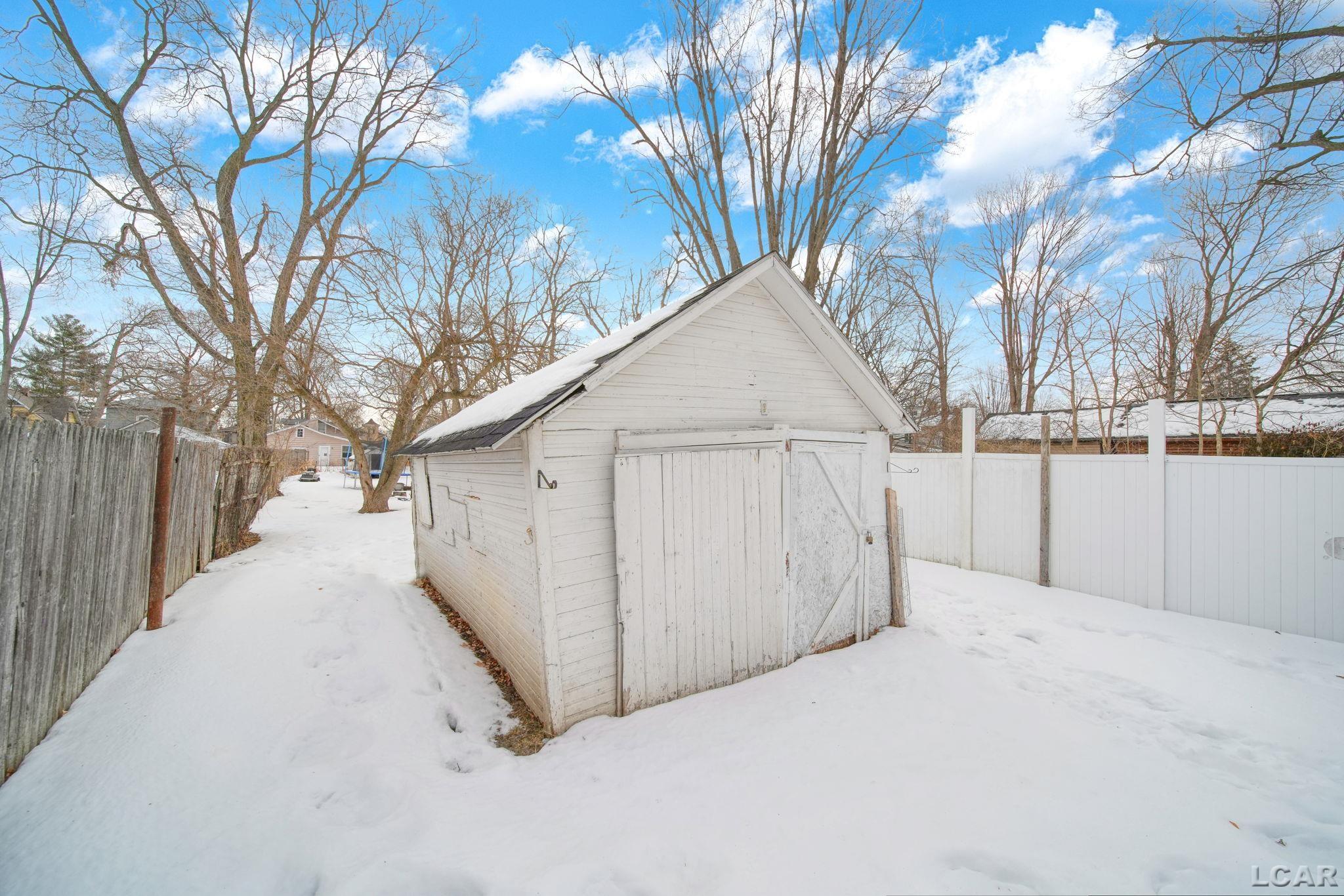 210 S Ottawa Street, Tecumseh, MI, 49286