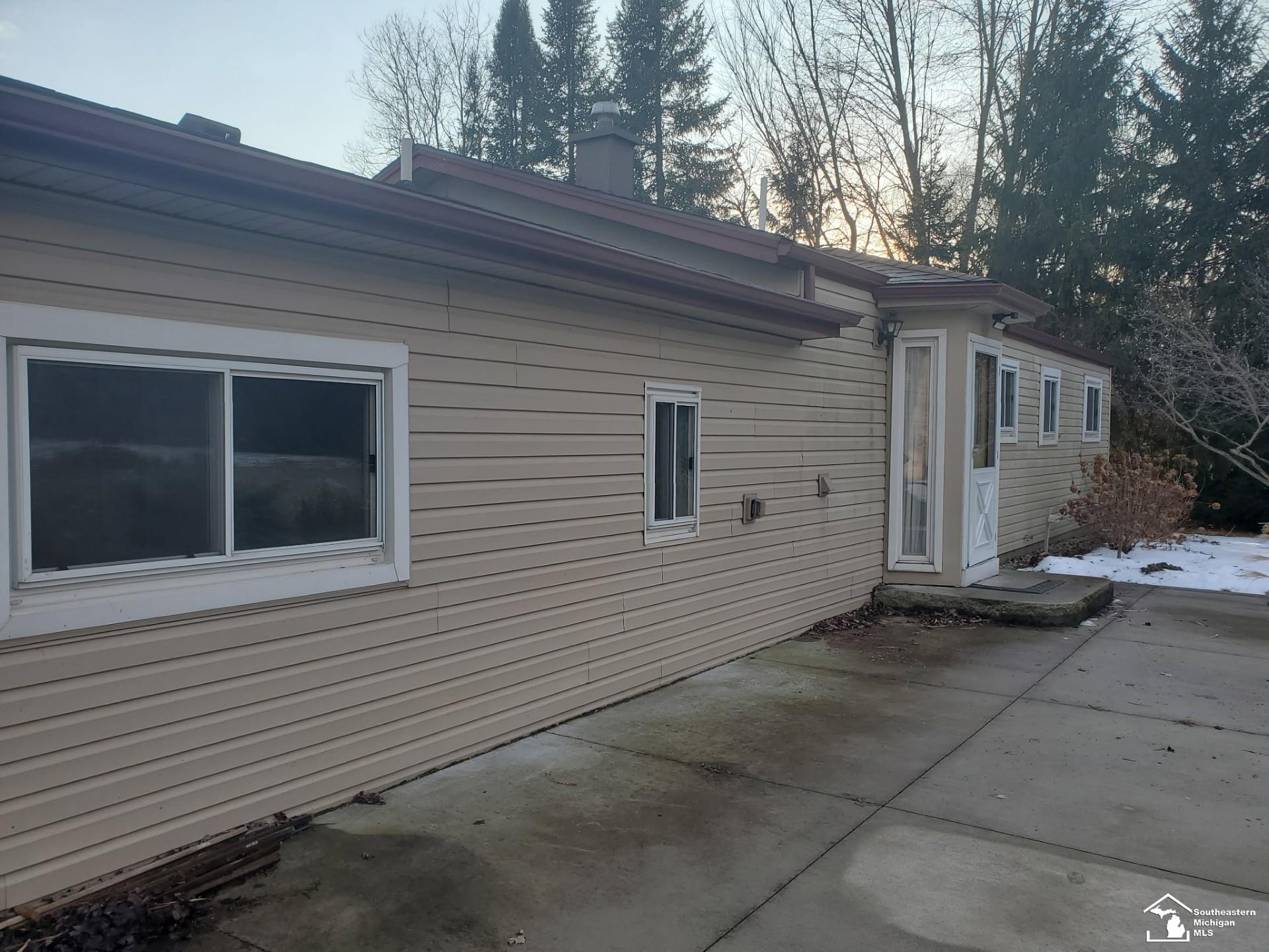 New Boston, MI, 48164