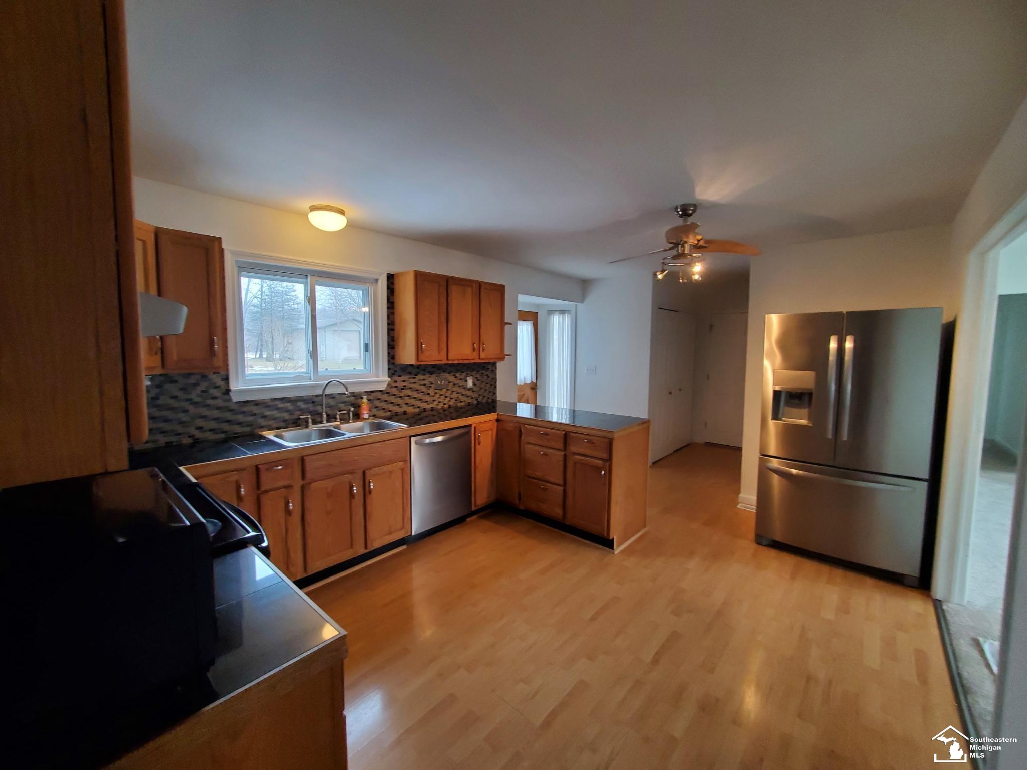 New Boston, MI, 48164