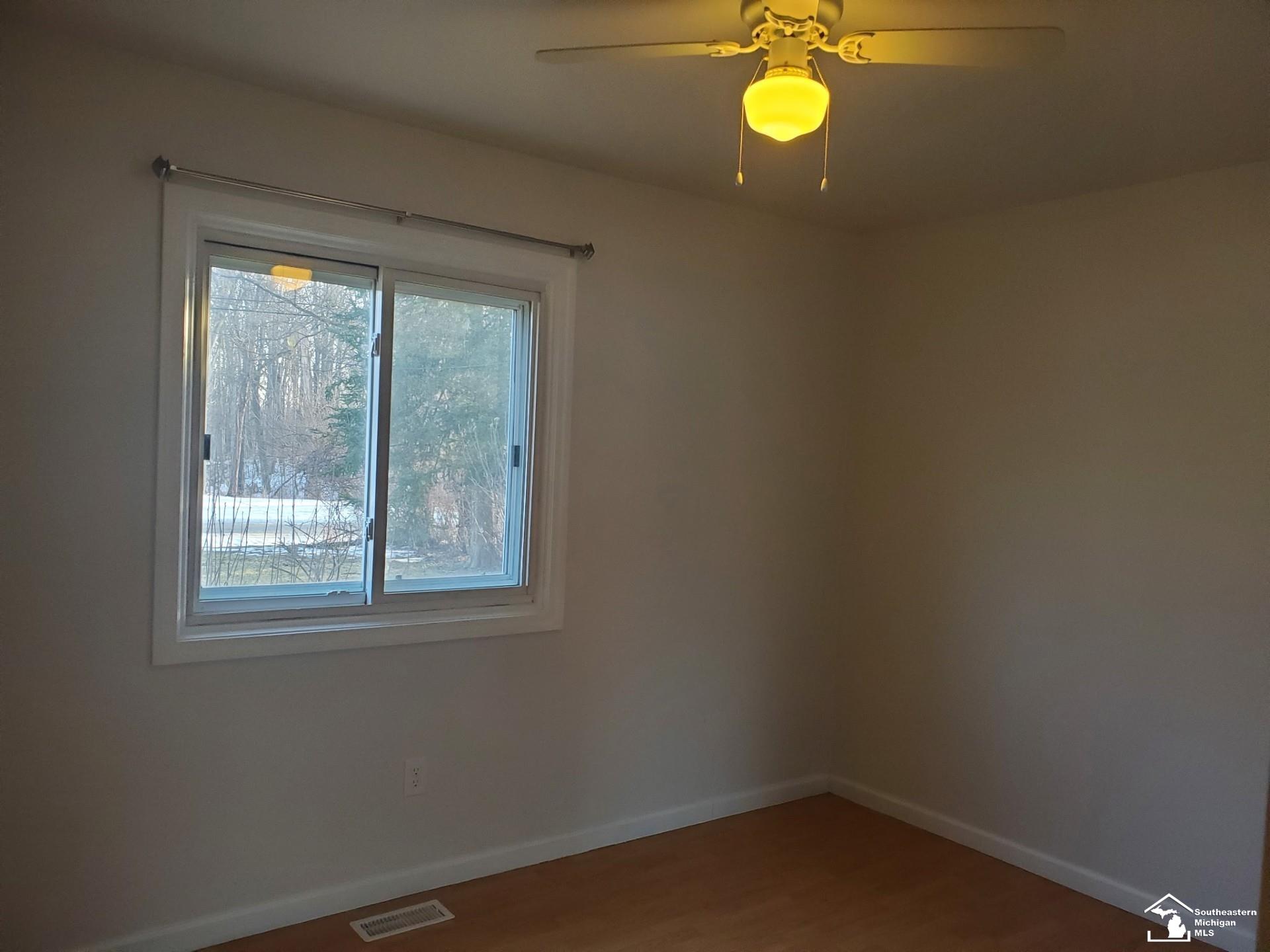 New Boston, MI, 48164