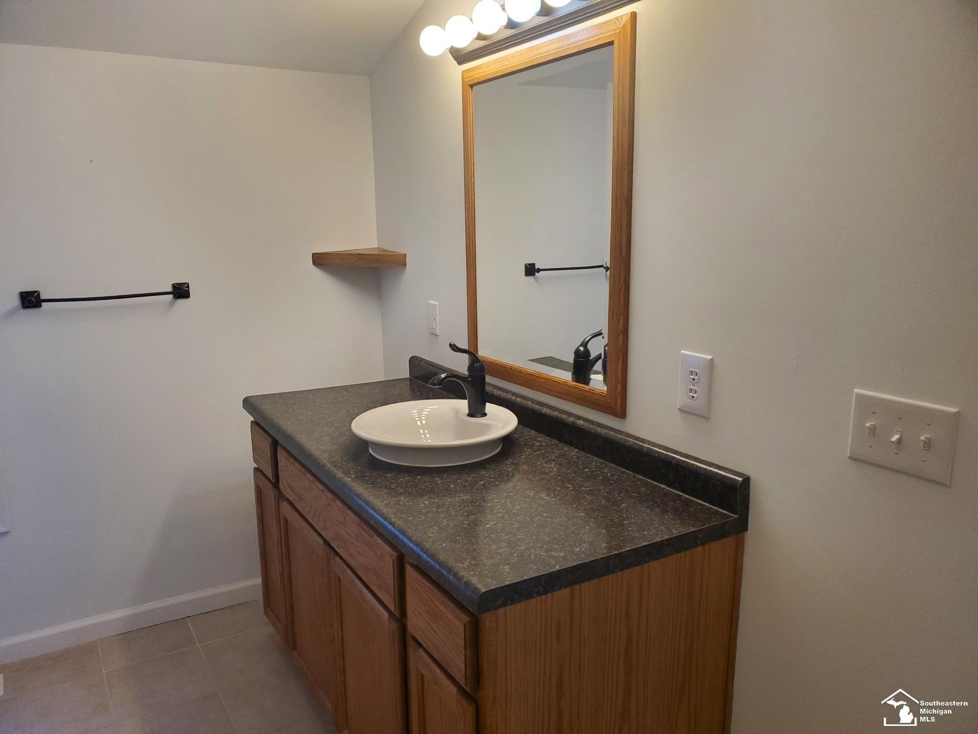 New Boston, MI, 48164