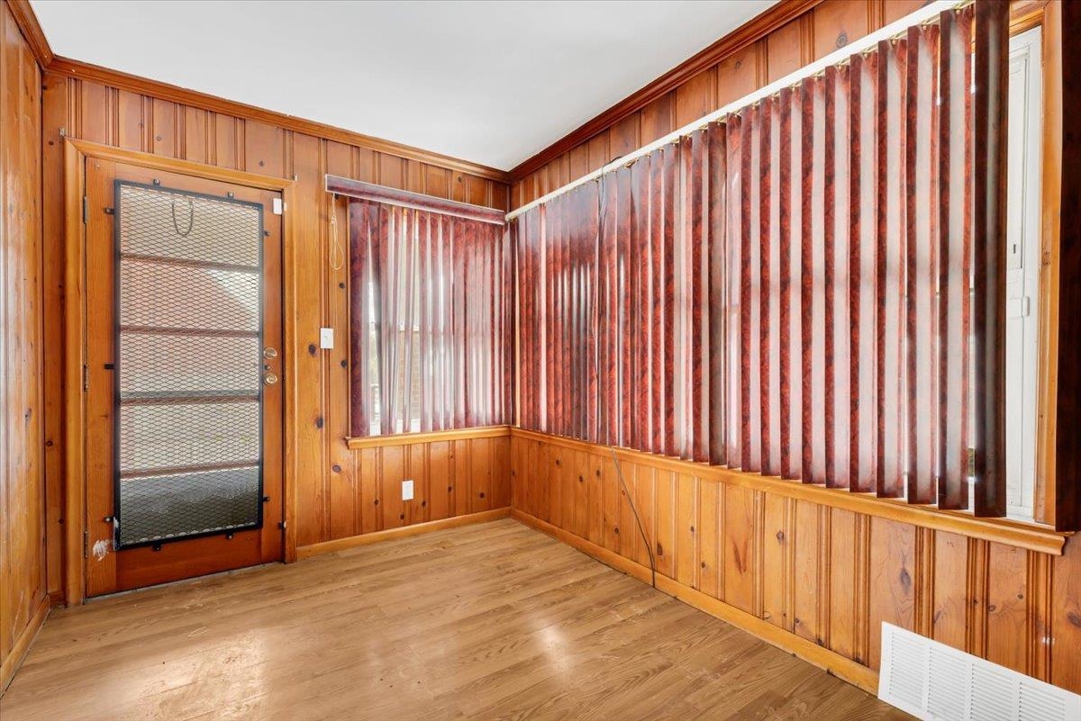 21023 Caledonia Avenue photo 12