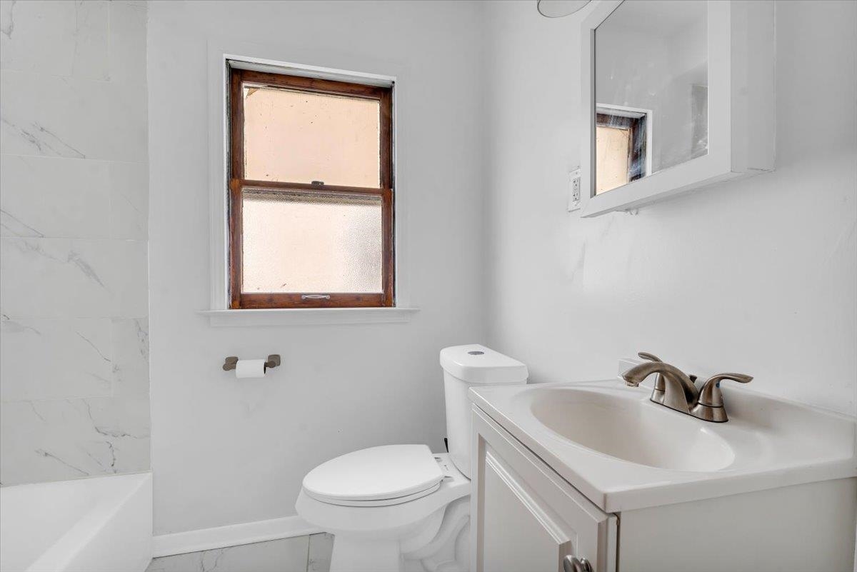 21023 Caledonia Avenue photo 16