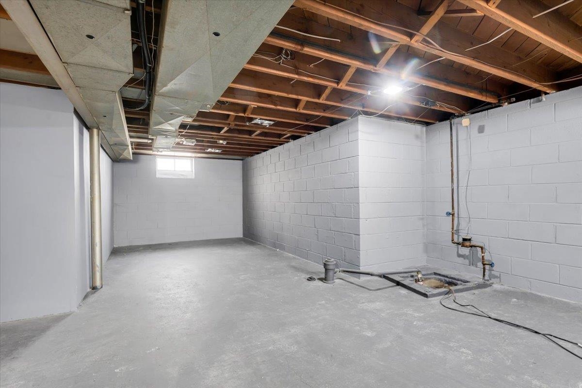 21023 Caledonia Avenue photo 19