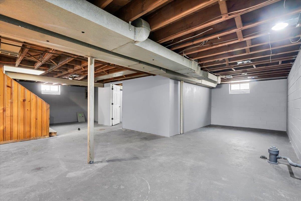 21023 Caledonia Avenue photo 20