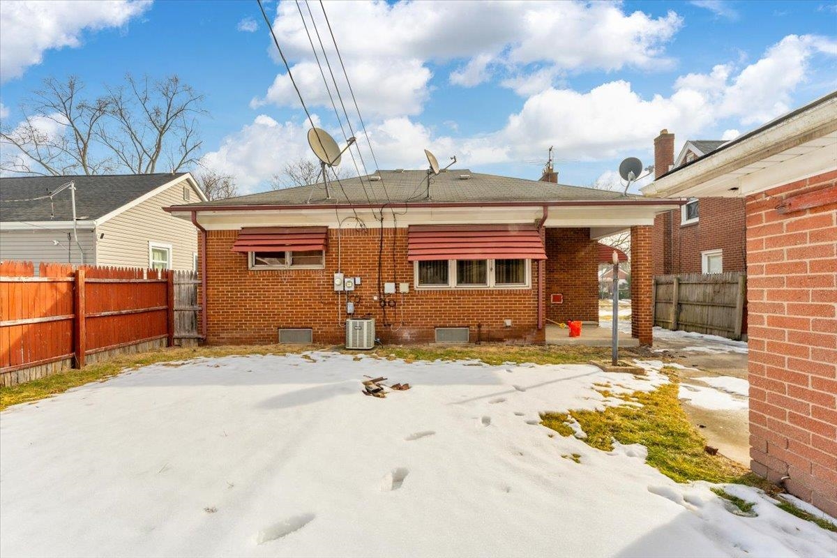 21023 Caledonia Avenue photo 3