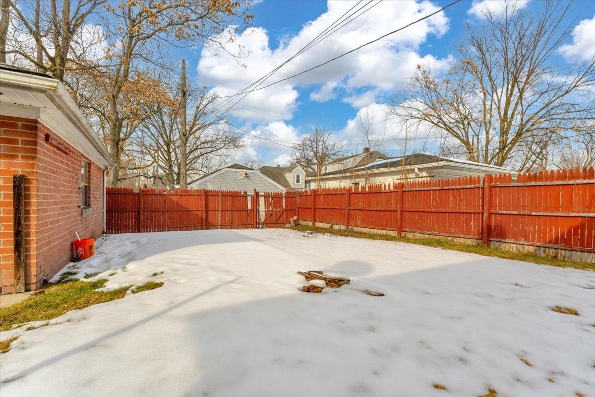 21023 Caledonia Avenue photo 23