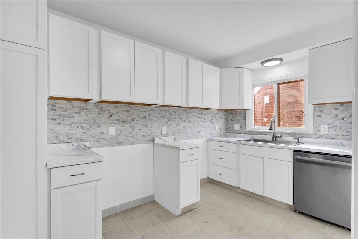 21023 Caledonia Avenue photo 9