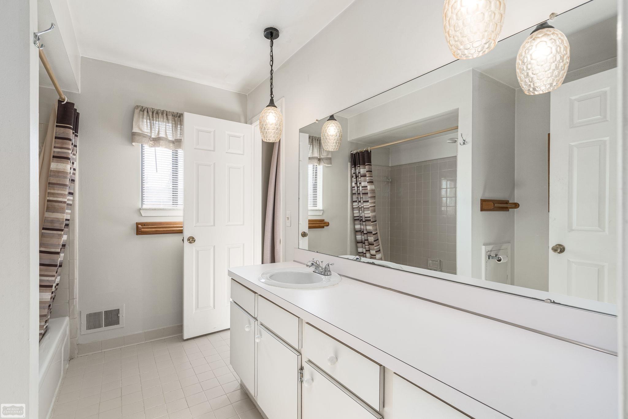 42699 Jonathan Place, Clinton Township, MI, 48038