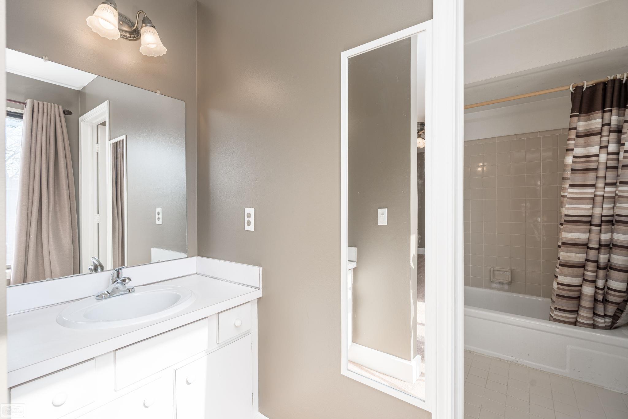 42699 Jonathan Place, Clinton Township, MI, 48038